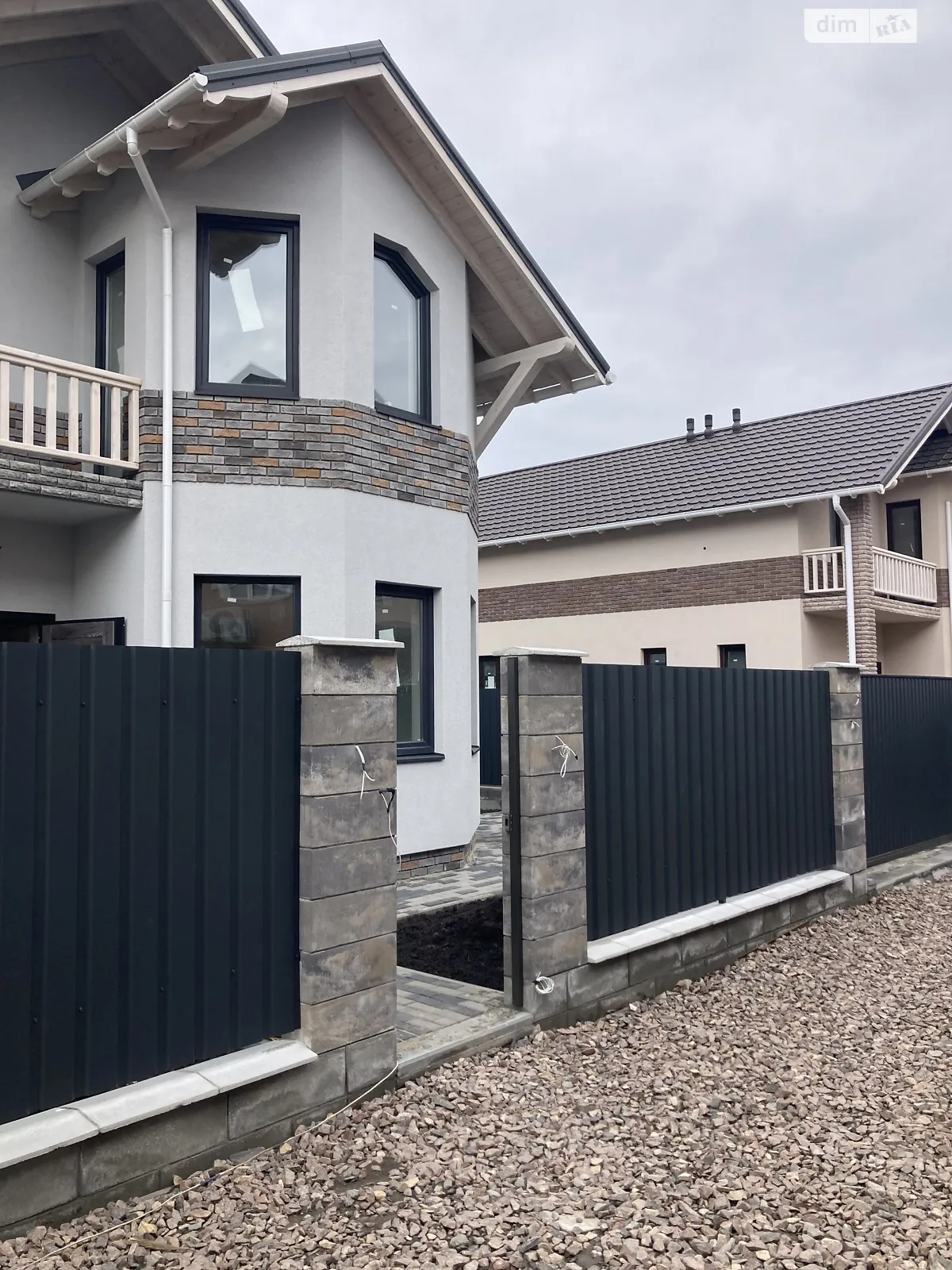 Продается дом на 2 этажа 130 кв. м с мансардой, цена: 135000 $ - фото 1