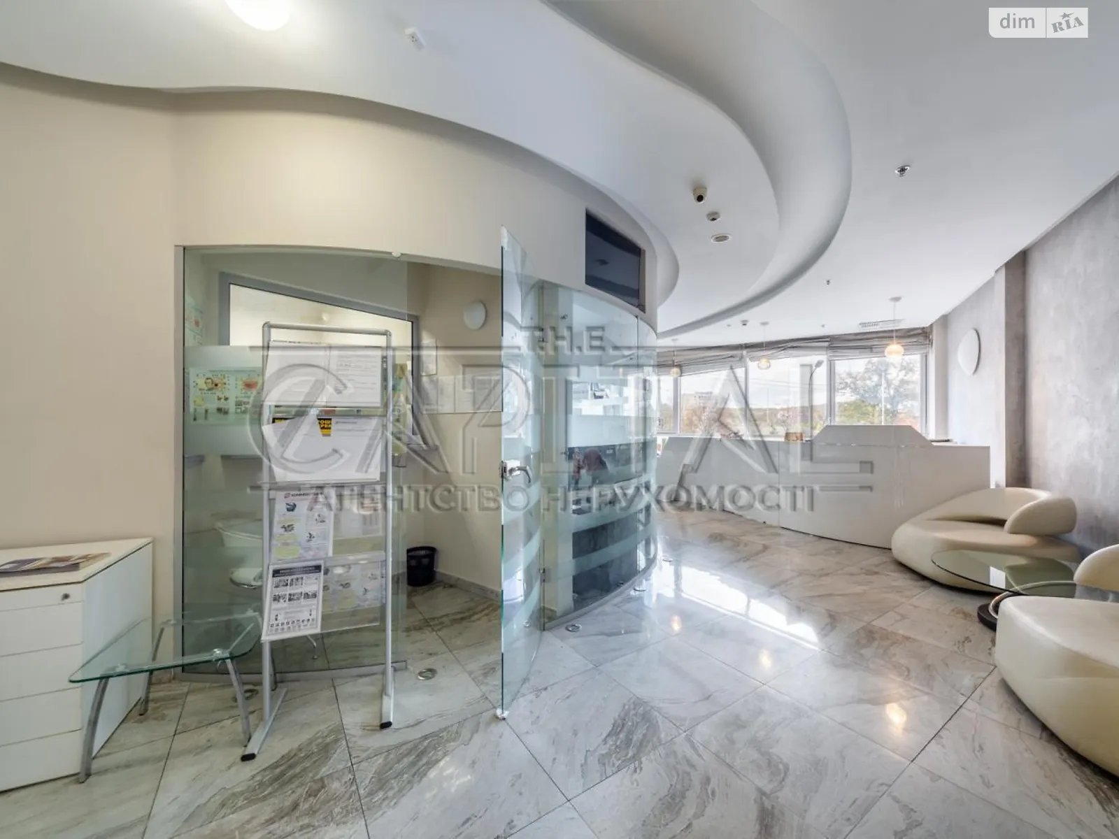 Продается офис 65 кв. м в бизнес-центре, цена: 195000 $ - фото 1