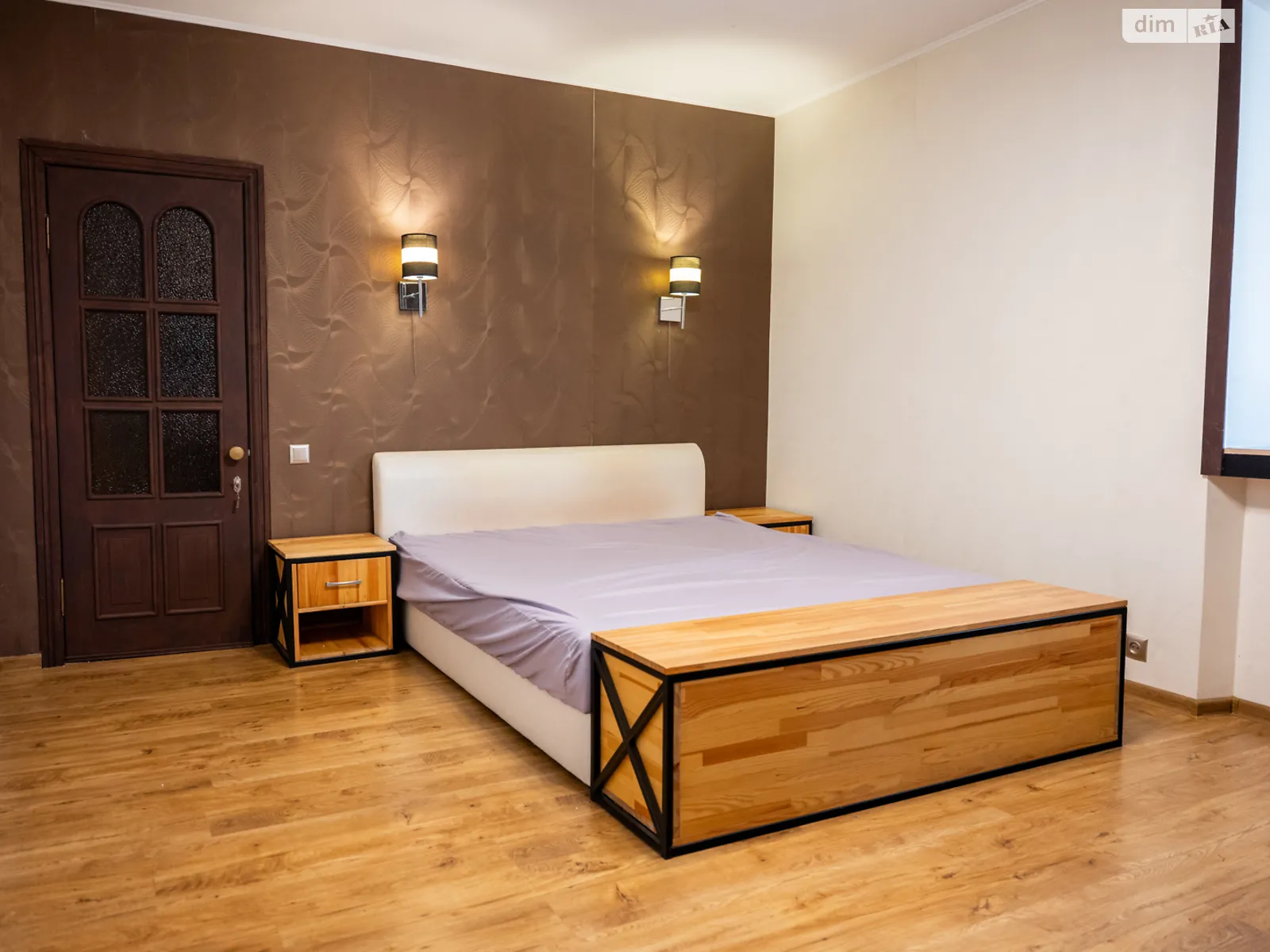 Продается 2-комнатная квартира 75.3 кв. м в Полтаве, ул. Комарницкий, 5 - фото 1