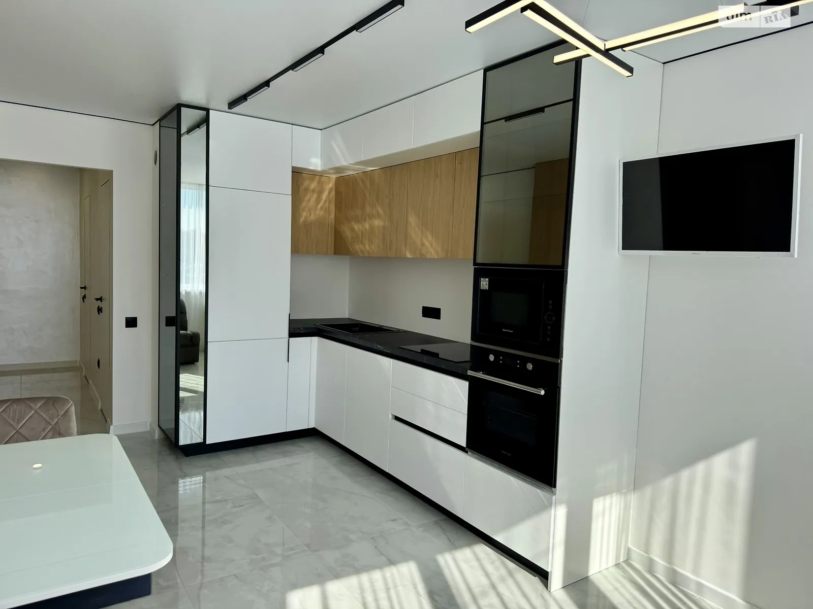 2-кімнатна квартира 77 кв. м у Тернополі, вул. Київська, 9Б - фото 1