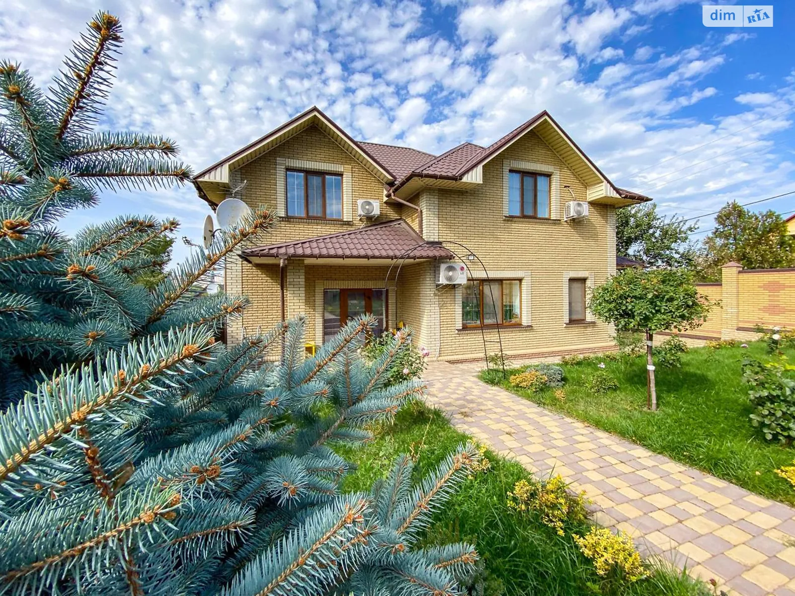 Продается дом на 2 этажа 227.4 кв. м с мебелью, цена: 189999 $ - фото 1