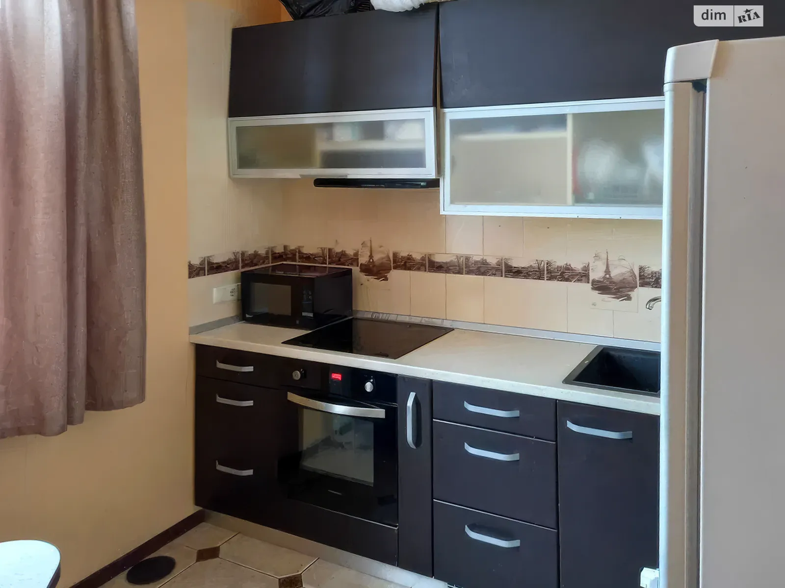 Продается 1-комнатная квартира 42 кв. м в Одессе, ул. Дюковская - фото 1