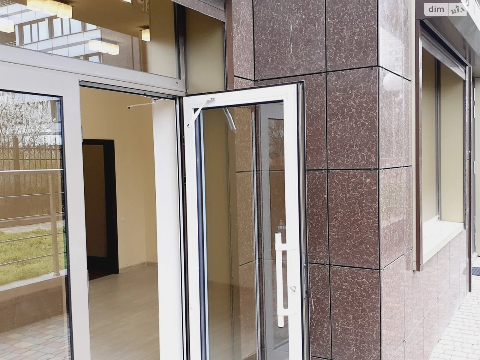 Продається офіс 36 кв. м в бізнес-центрі, цена: 81000 $ - фото 1