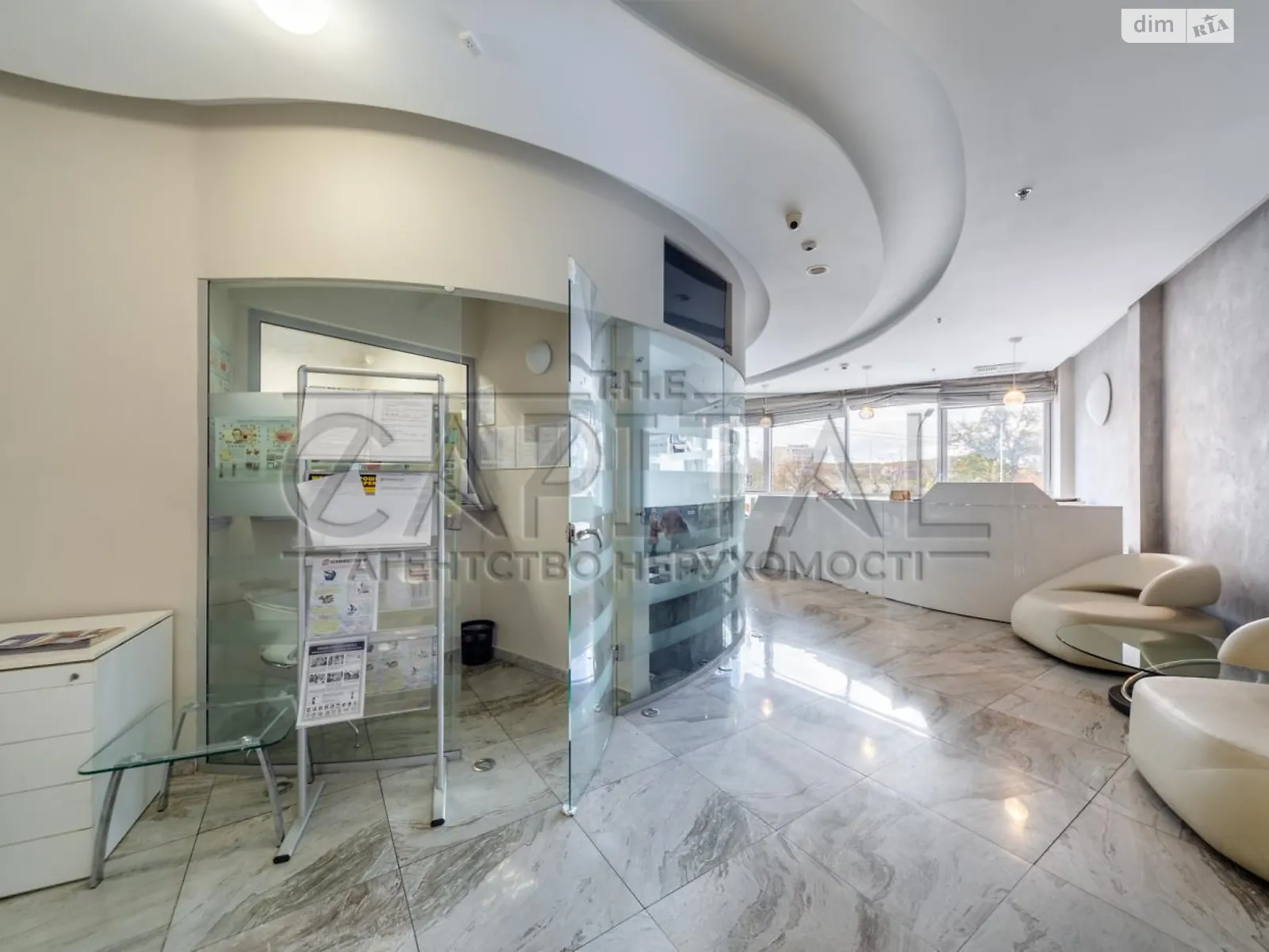 Здається в оренду офіс 65 кв. м в бізнес-центрі, цена: 1300 $ - фото 1