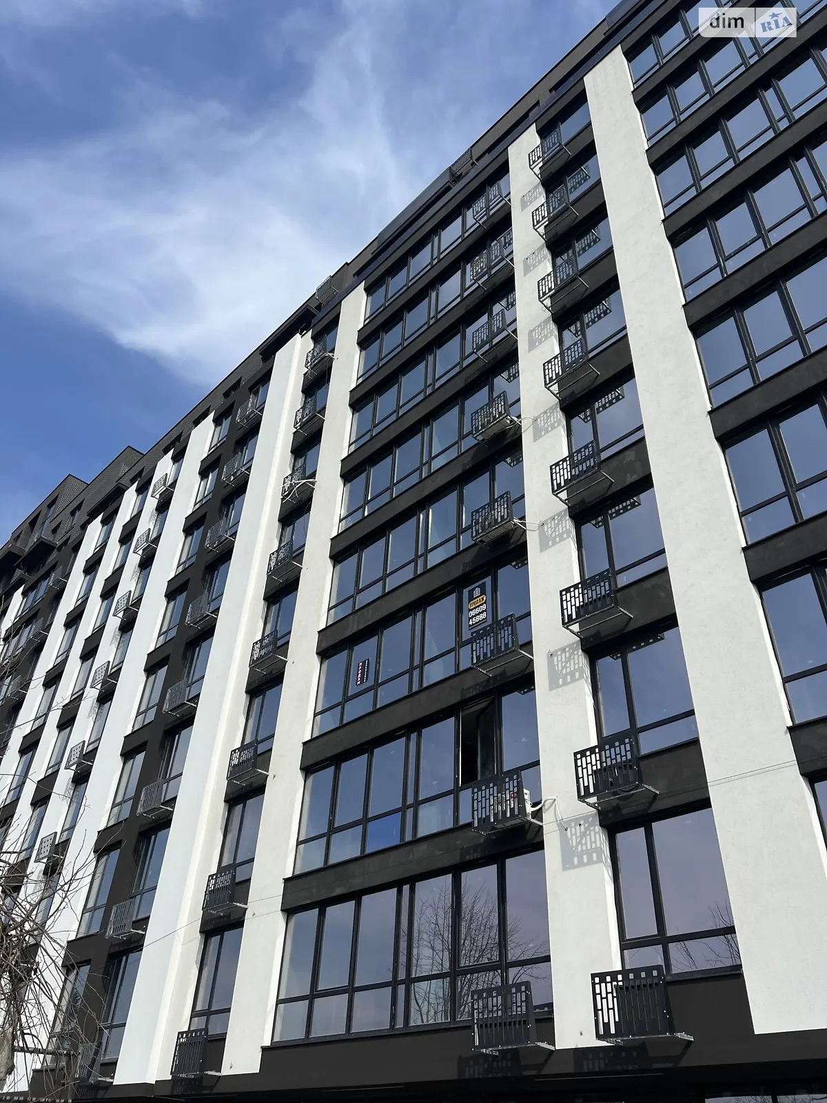 Продается 1-комнатная квартира 45 кв. м в Ивано-Франковске, ул. Левицкого Романа, 10 - фото 1