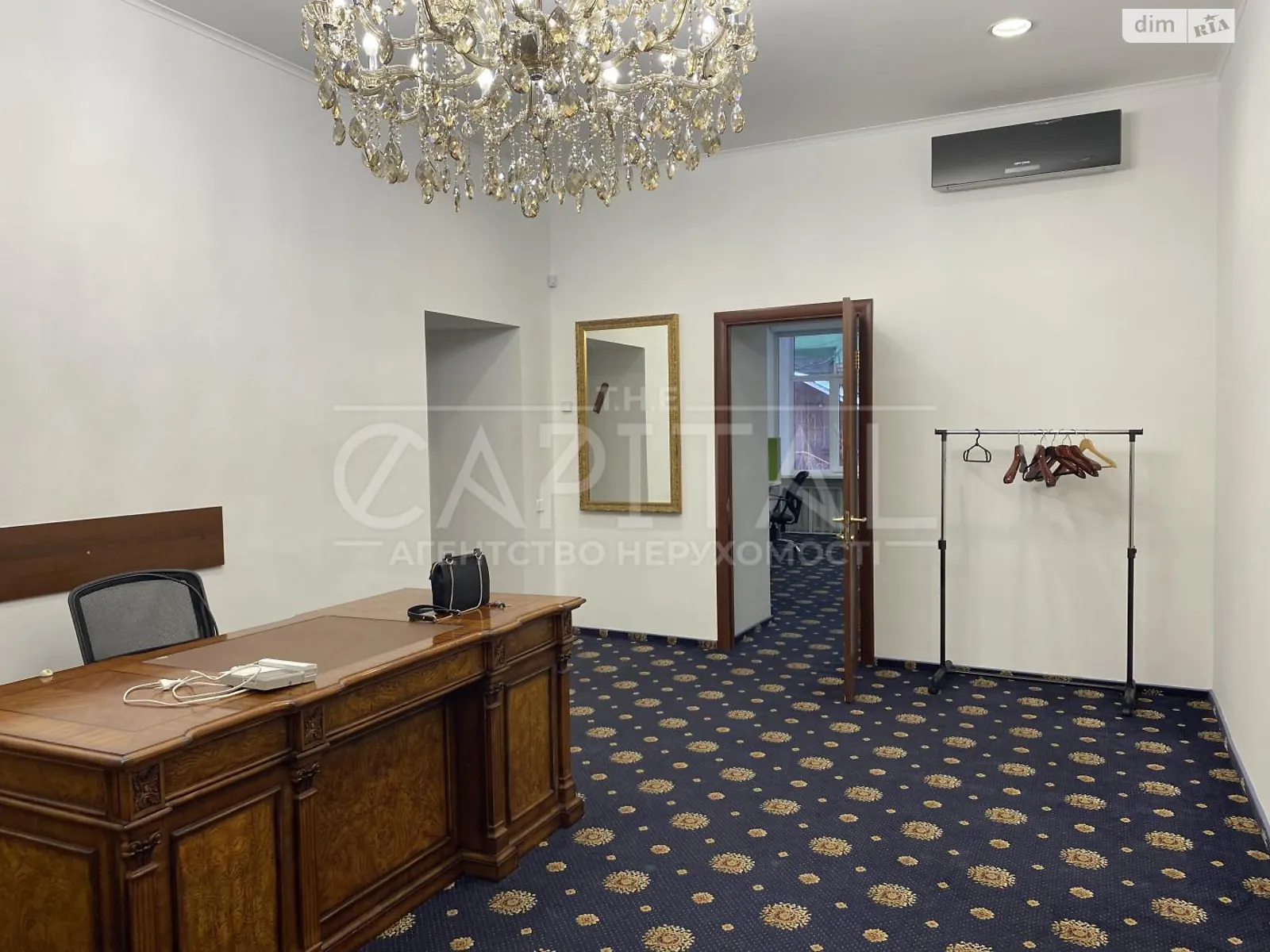 Сдается в аренду офис 139 кв. м в бизнес-центре, цена: 3000 $ - фото 1