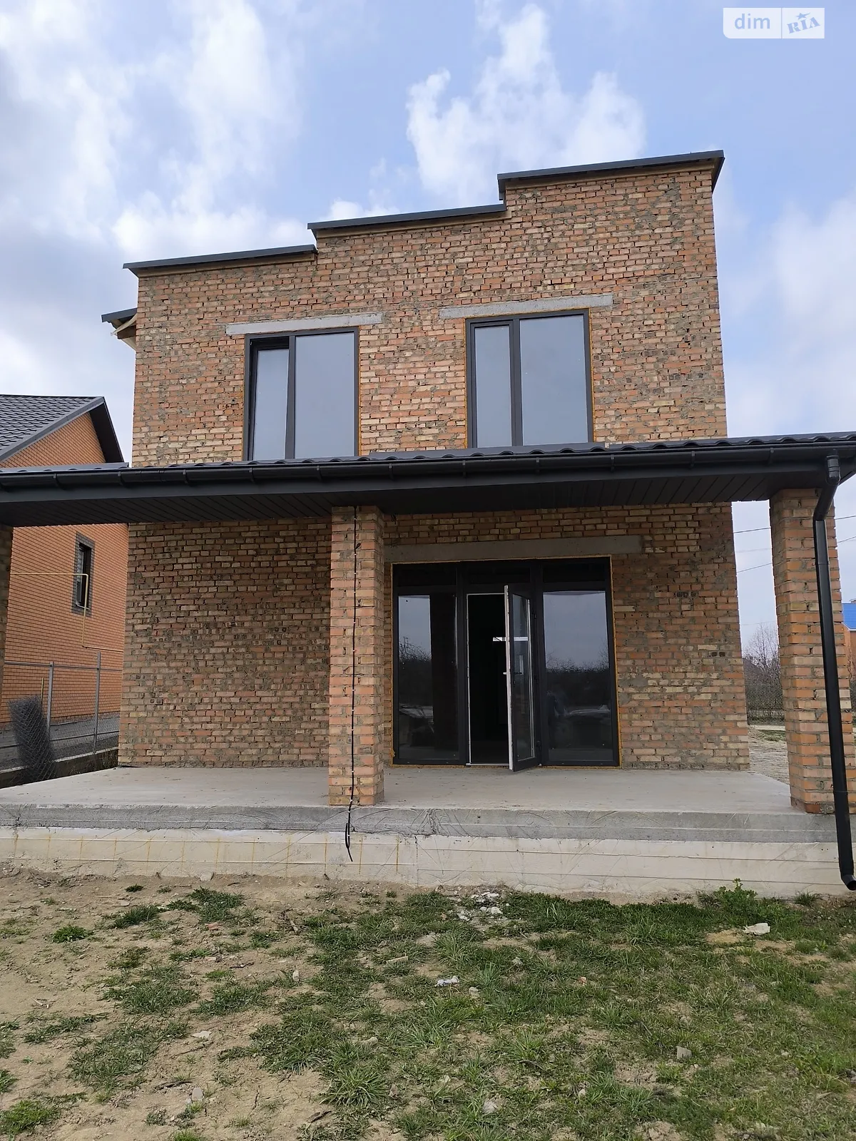 Продается дом на 2 этажа 140 кв. м с террасой, цена: 105000 $ - фото 1