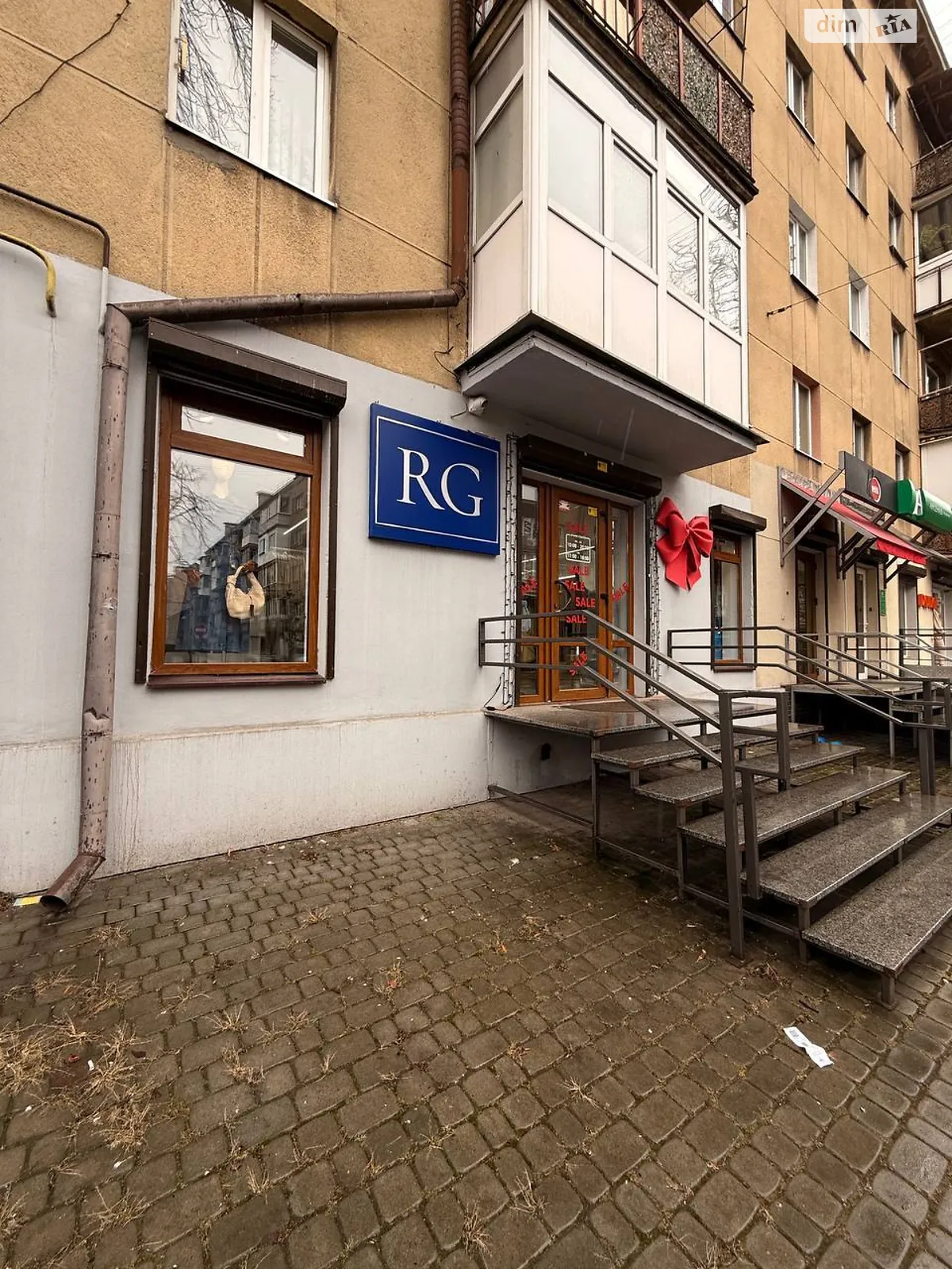 Сдается в аренду помещения свободного назначения 46.9 кв. м в 5-этажном здании, цена: 34000 грн - фото 1
