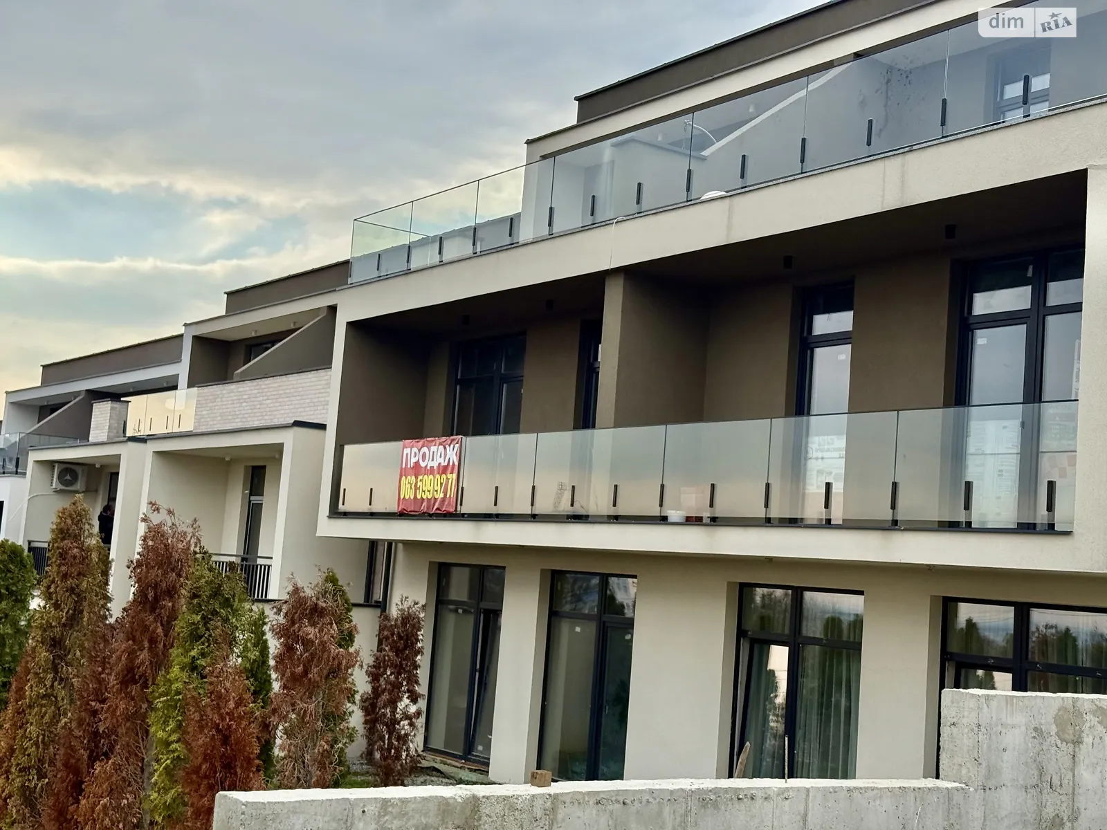 Продается 2-комнатная квартира 61 кв. м в Ужгороде, пер. Вербный, 4 - фото 1