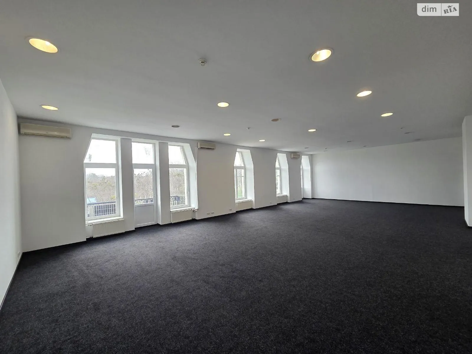 Сдается в аренду офис 1300 кв. м в бизнес-центре, цена: 19000 $ - фото 1