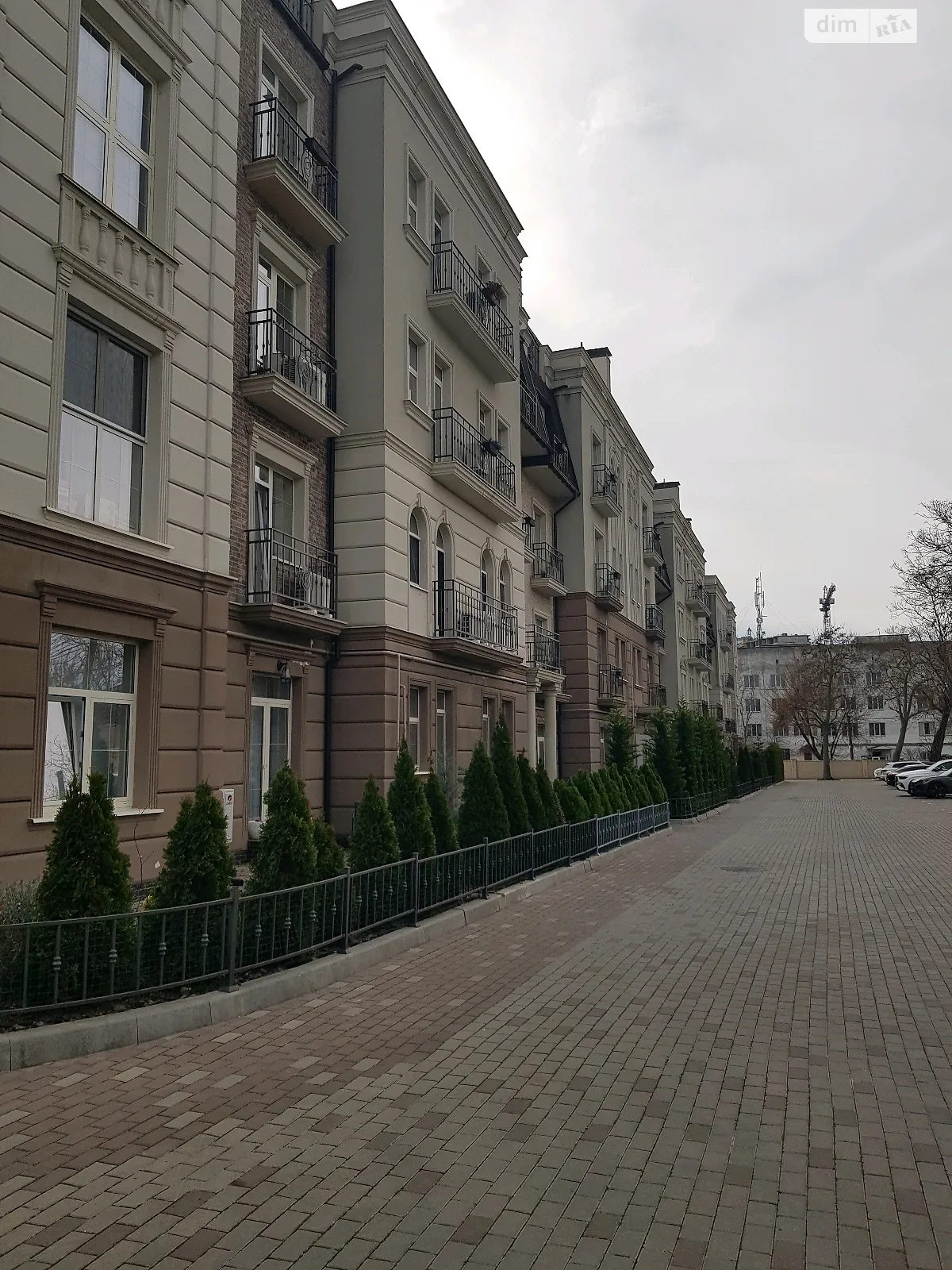 Продається 3-кімнатна квартира 97 кв. м у Одесі, вул. Дачна, 4 - фото 1
