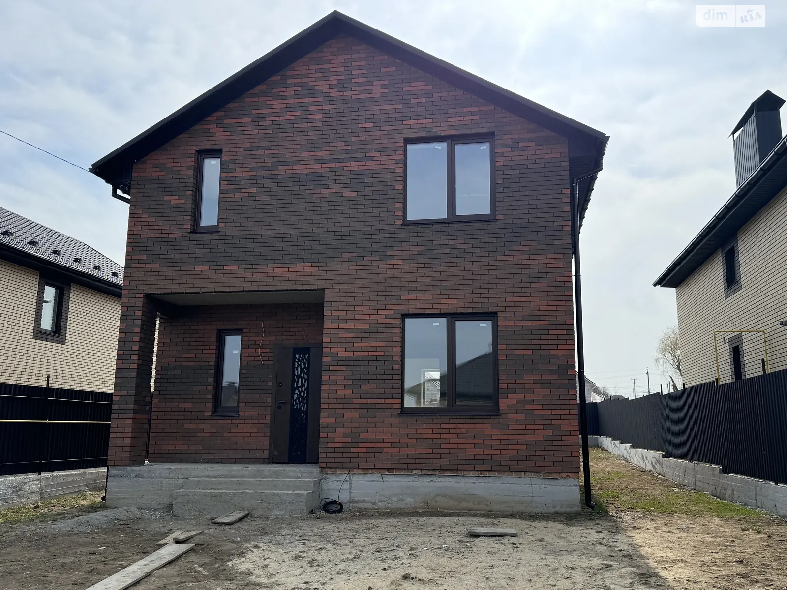 Продается дом на 2 этажа 120 кв. м с террасой, цена: 82000 $ - фото 1
