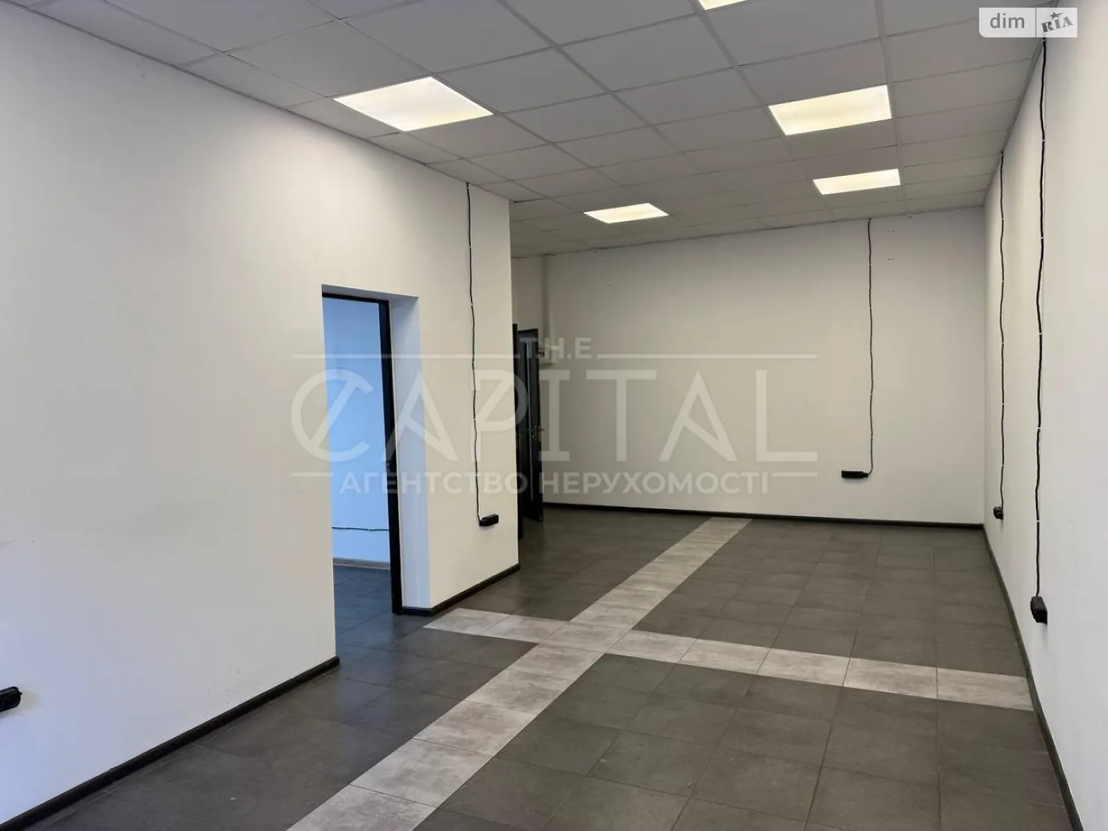 Здається в оренду офіс 60 кв. м в бізнес-центрі, цена: 800 $ - фото 1