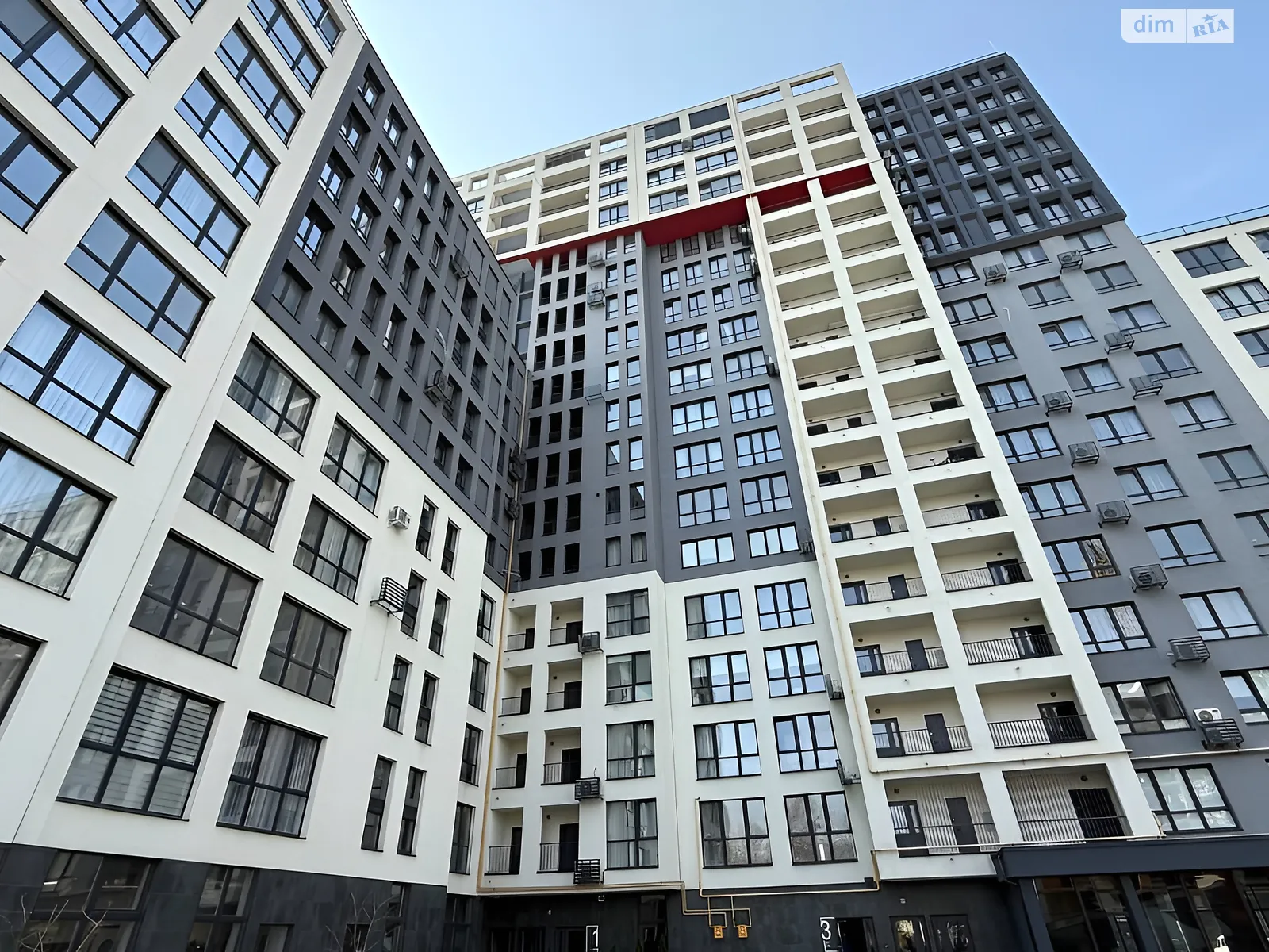 Продается офис 91 кв. м в бизнес-центре, цена: 118300 $ - фото 1