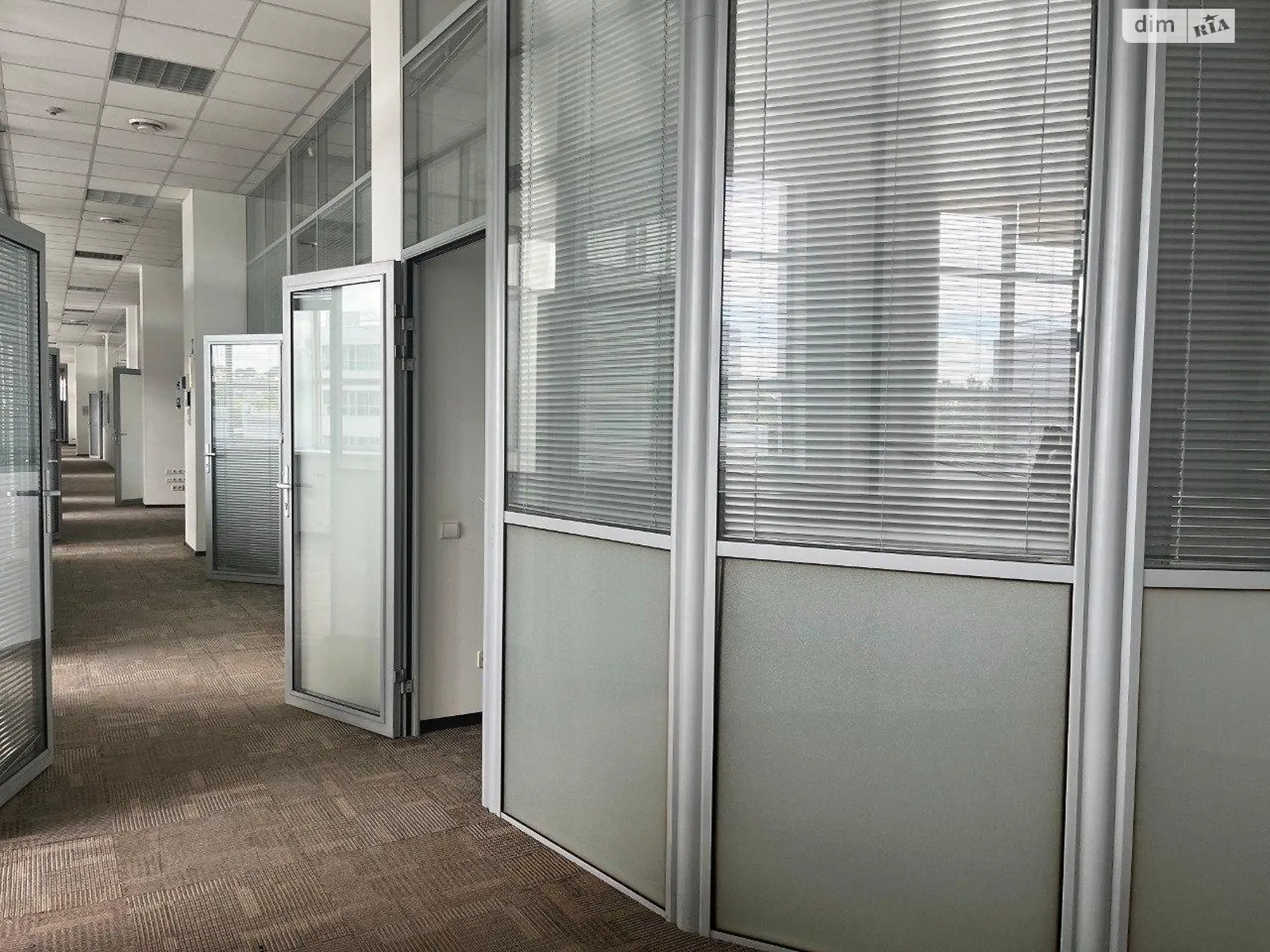 Сдается в аренду офис 750 кв. м в бизнес-центре, цена: 7500 $ - фото 1