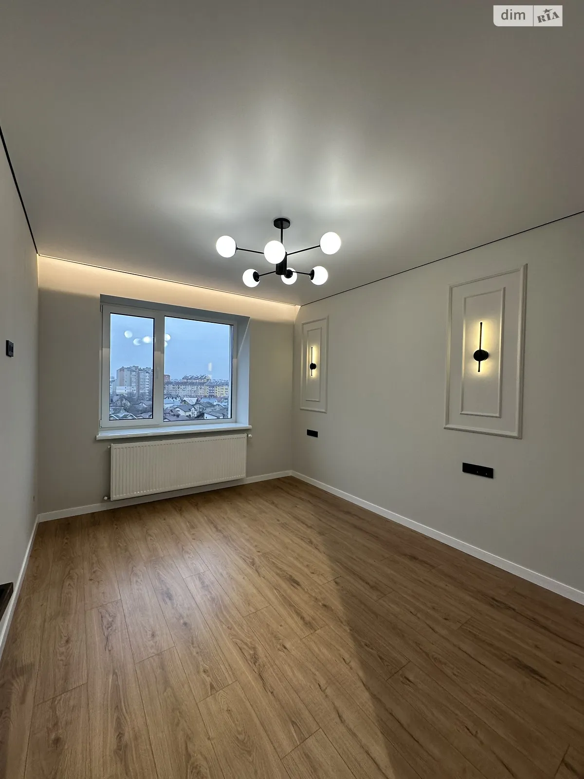 Продается 2-комнатная квартира 54 кв. м в Ивано-Франковске, ул. Мира, 100 - фото 1