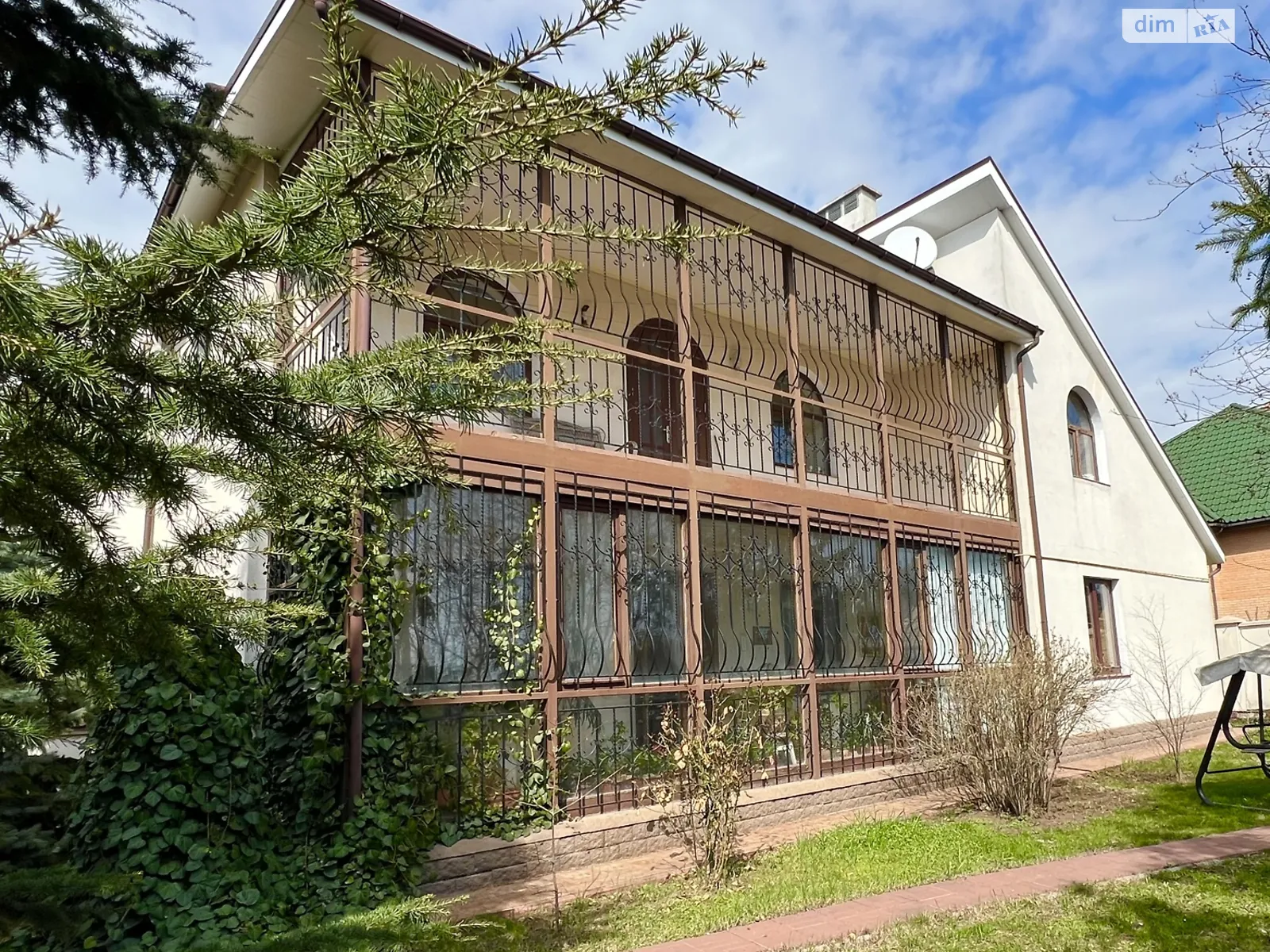 Продается дом на 2 этажа 365.5 кв. м с садом, цена: 145000 $ - фото 1