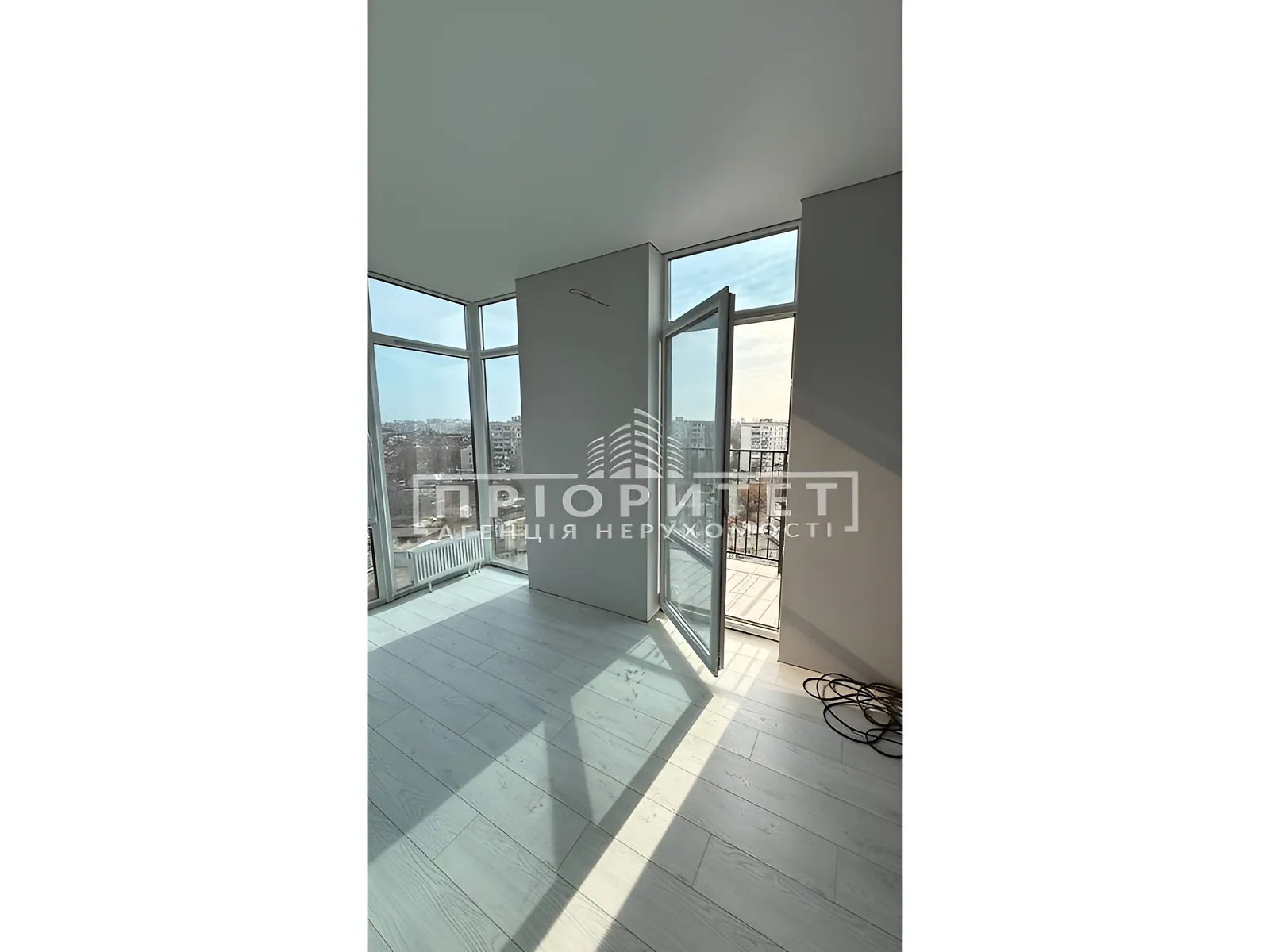 Продается 2-комнатная квартира 56 кв. м в Одессе, ул. Радостная - фото 1