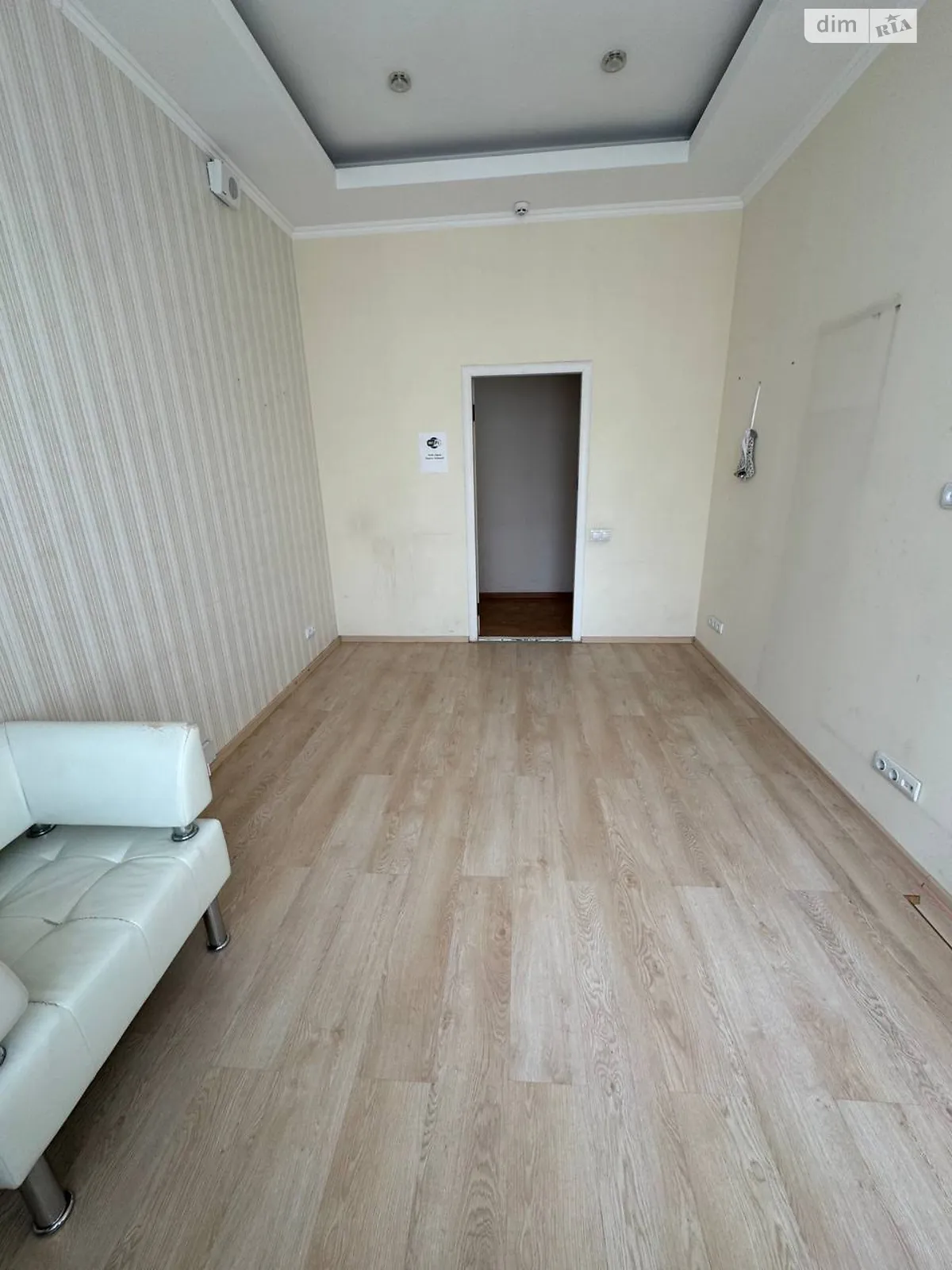 Сдается в аренду офис 50 кв. м в бизнес-центре, цена: 10000 грн - фото 1