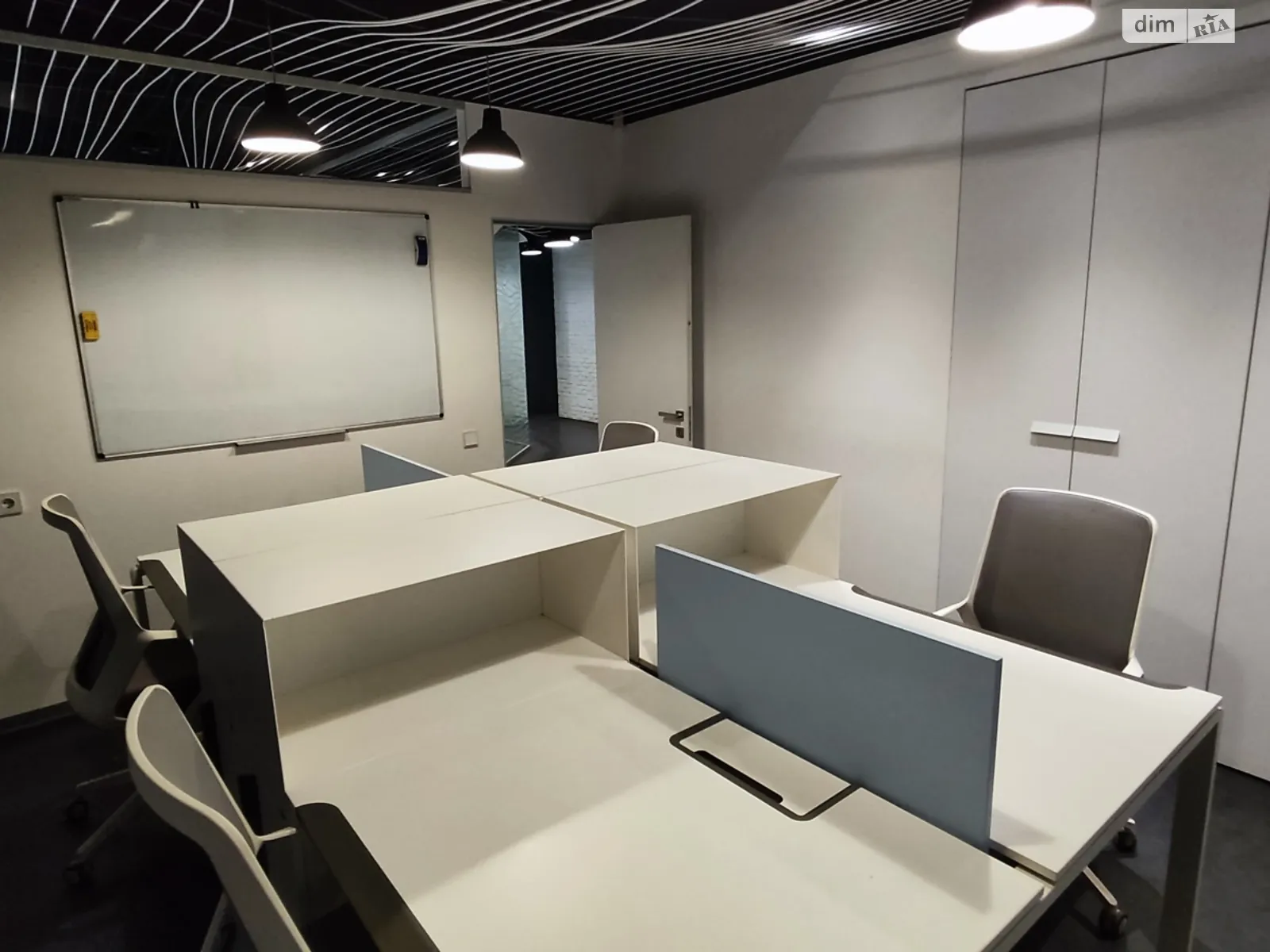 Продается офис 75 кв. м в бизнес-центре, цена: 225000 $ - фото 1