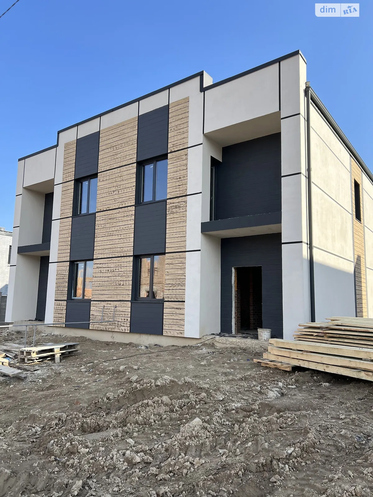 вул. Кулика і Гудачека(Макарова) Авторинок Рівне, цена: 72000 $ - фото 1