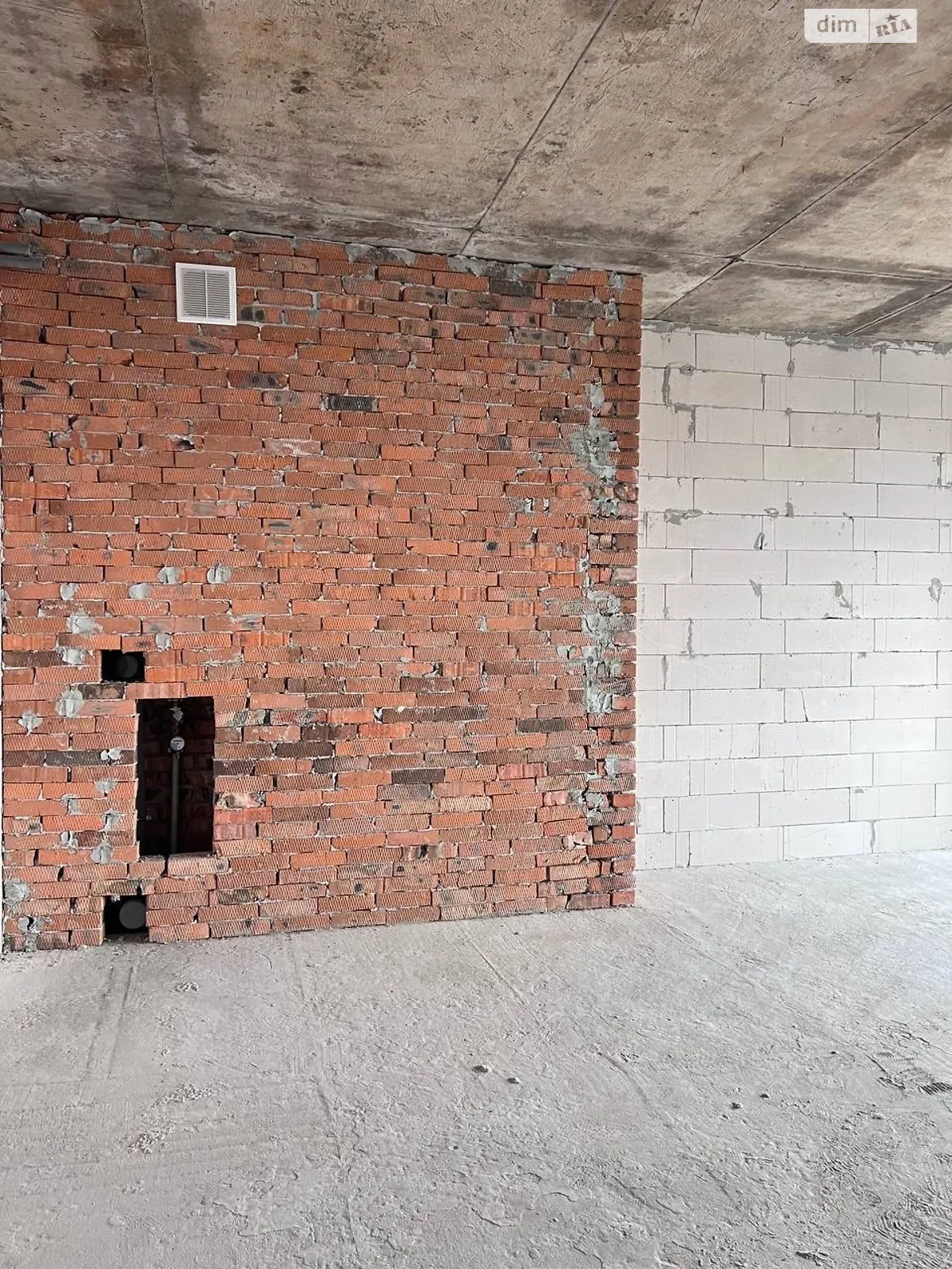Продается офис 46.5 кв. м в бизнес-центре, цена: 37200 $ - фото 1
