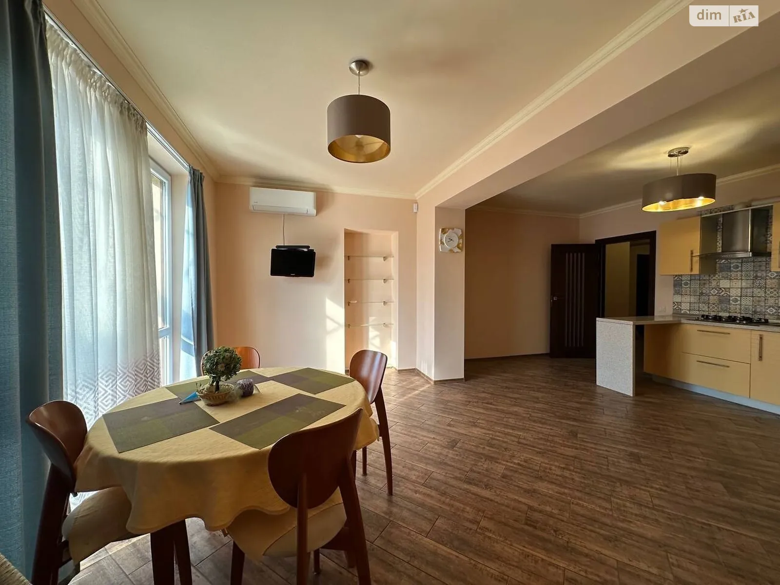 Сдается в аренду 3-комнатная квартира 122.7 кв. м в Львове, ул. Стрыйская, 292Г - фото 1