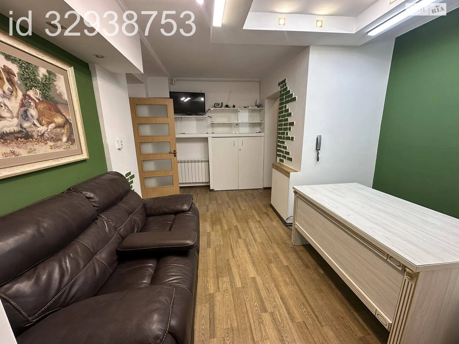 Продается офис 38.3 кв. м в бизнес-центре, цена: 32000 $ - фото 1