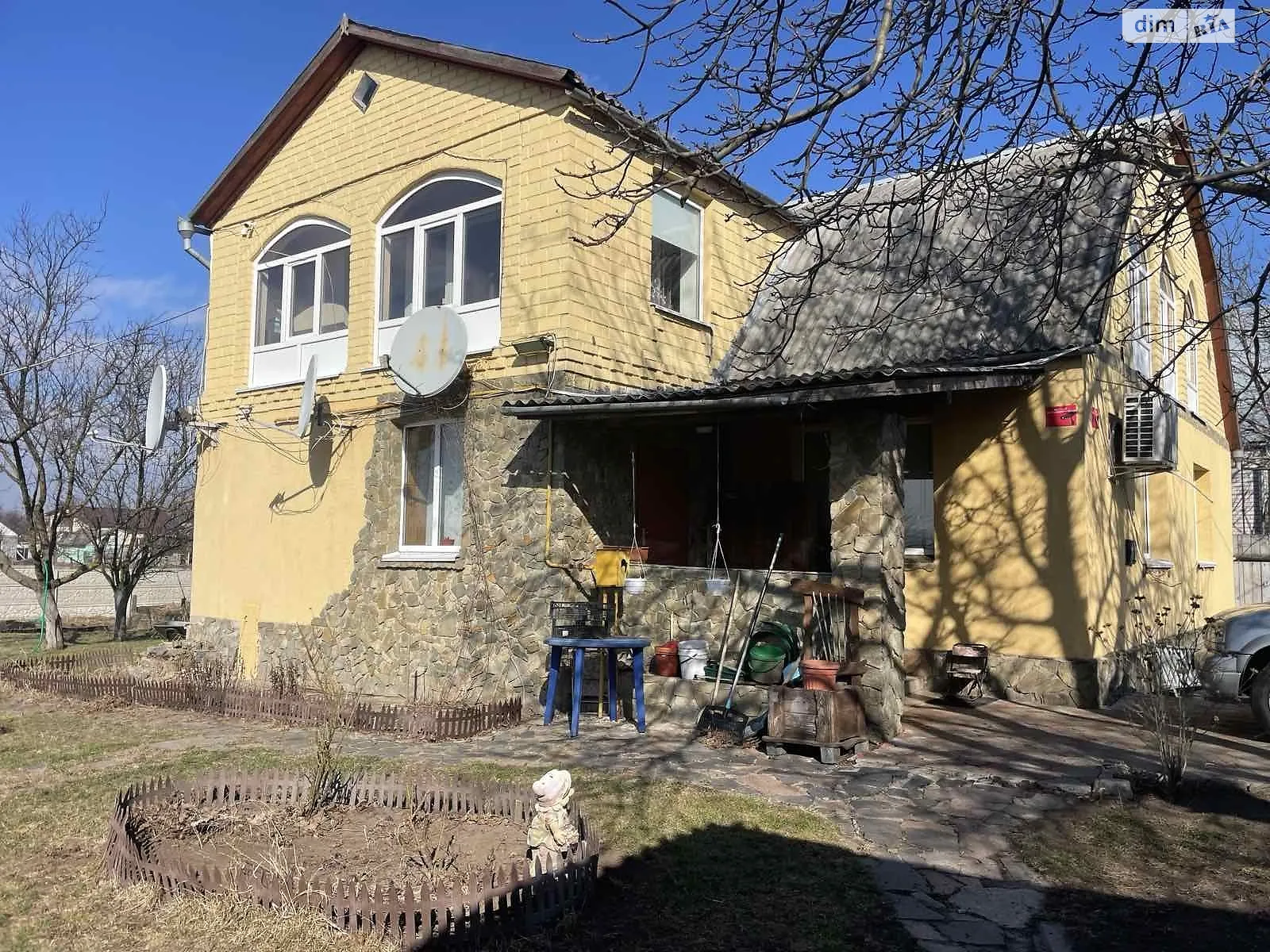 Продается дом на 2 этажа 230 кв. м с садом, цена: 120000 $ - фото 1