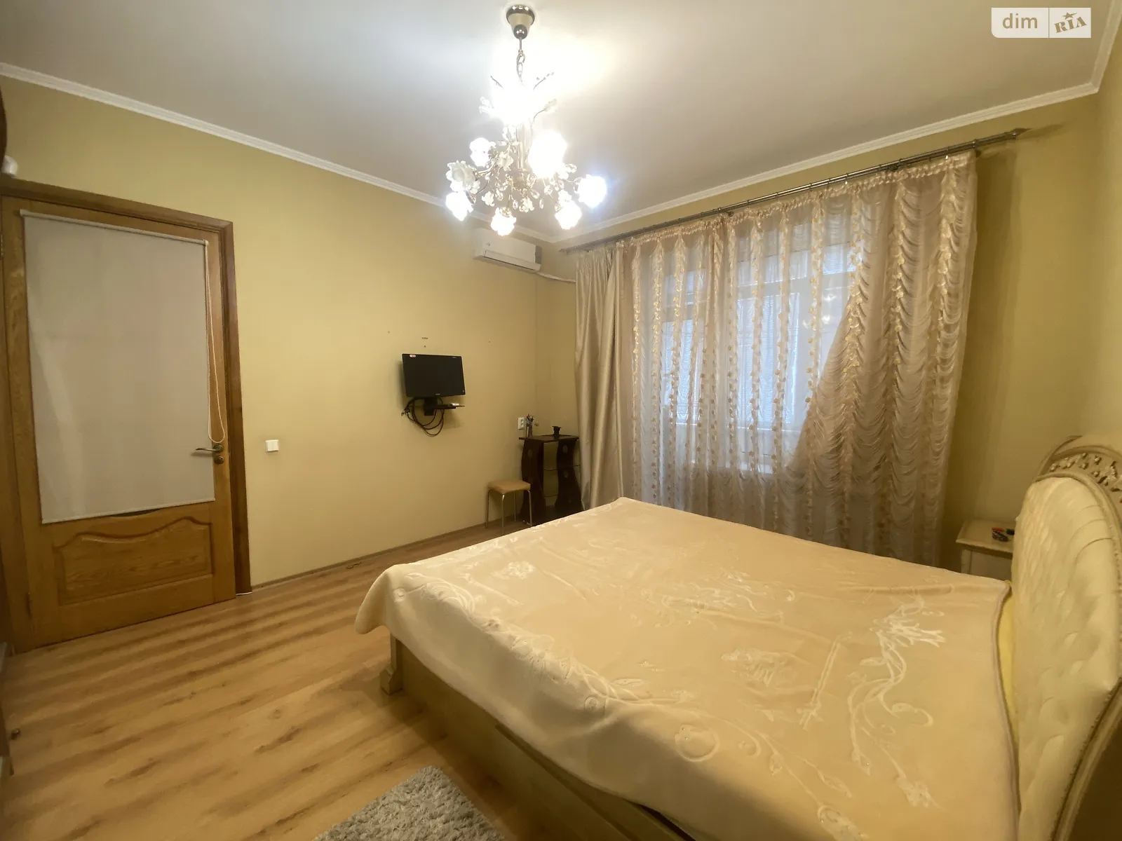 Продается 3-комнатная квартира 90 кв. м в Днепре, ул. Космическая, 9А - фото 1