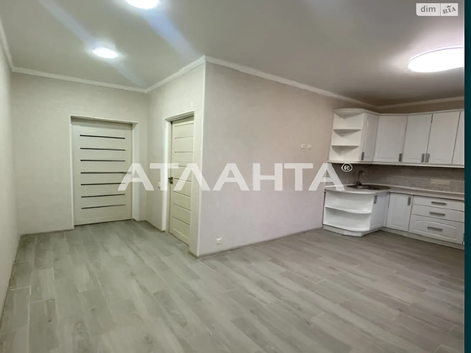 Продается 1-комнатная квартира 43 кв. м в Одессе, ул. Миколы Вороного - фото 1