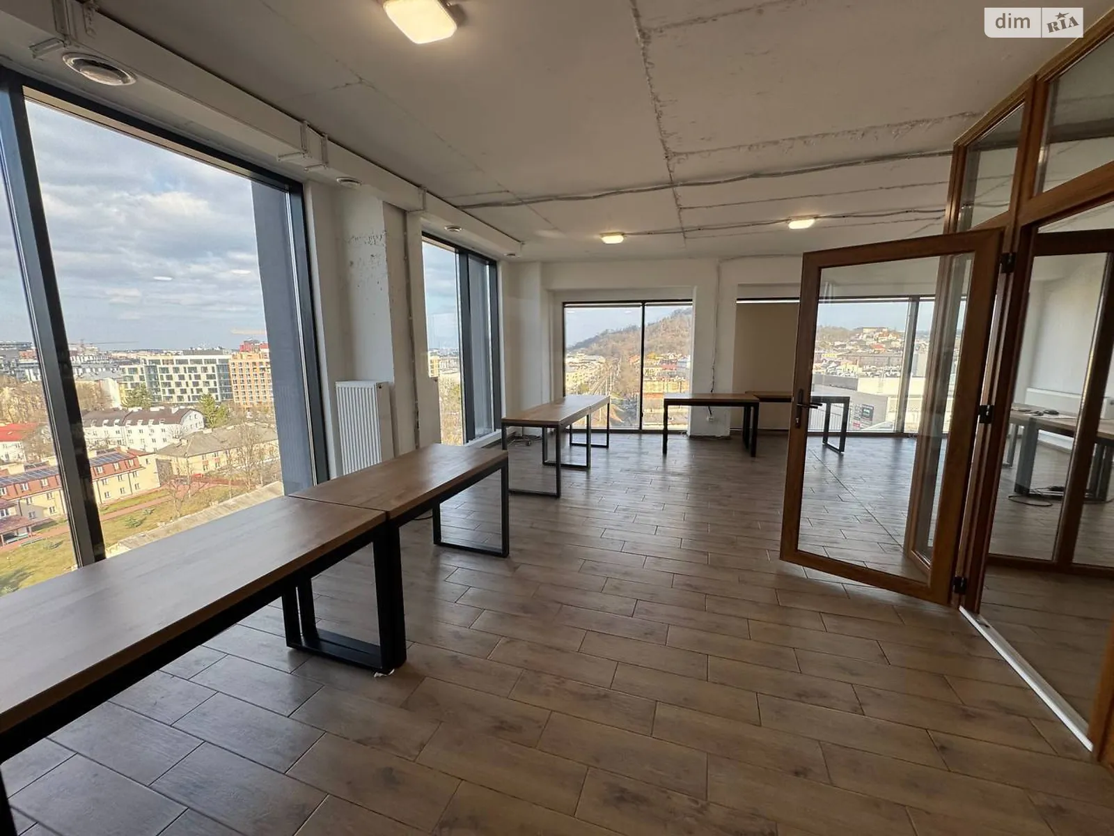Здається в оренду офіс 136 кв. м в бізнес-центрі, цена: 1800 $ - фото 1