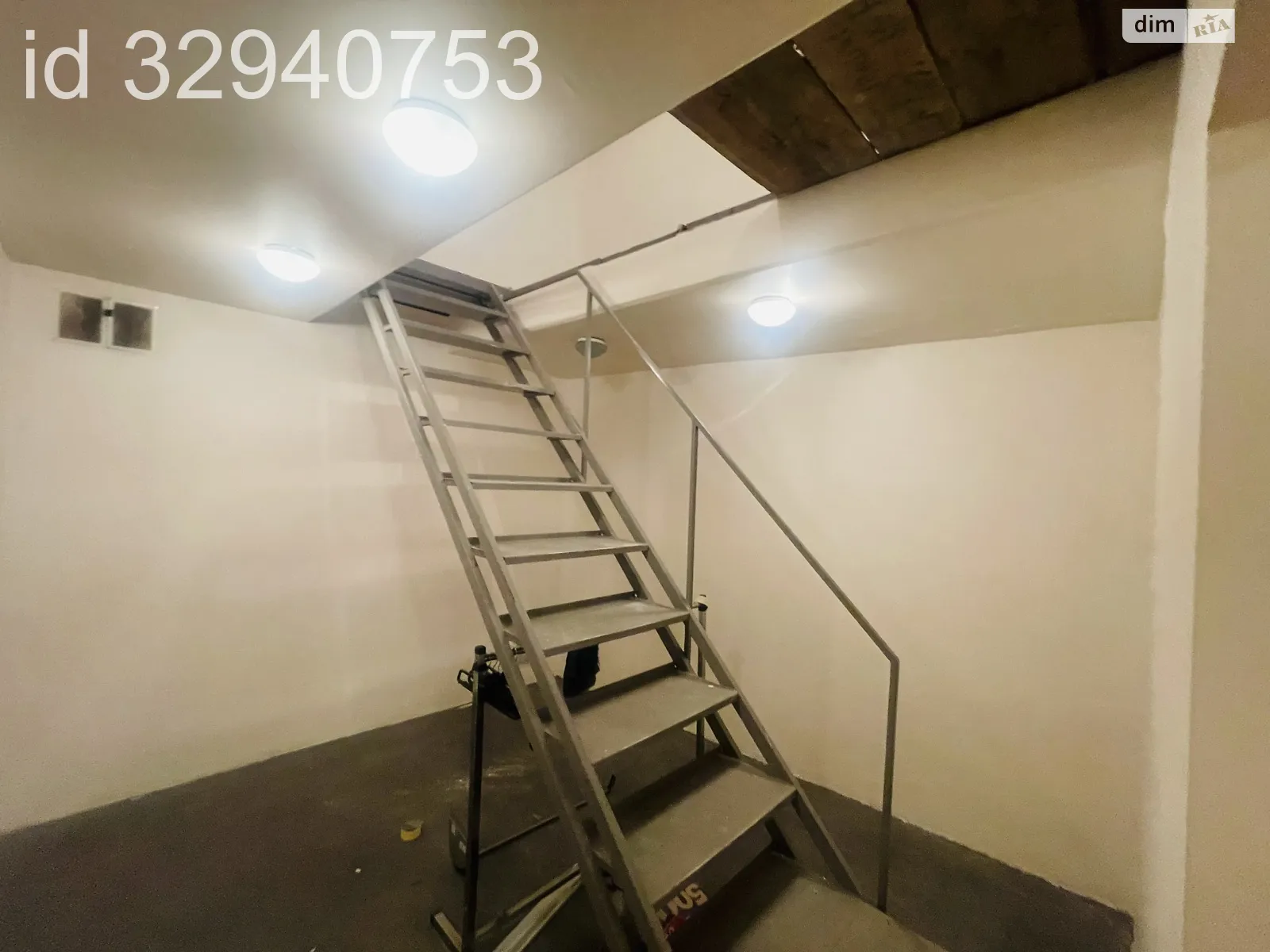 Сдается в аренду отдельно стоящий гараж универсальный на 36 кв. м, цена: 4900 грн - фото 1