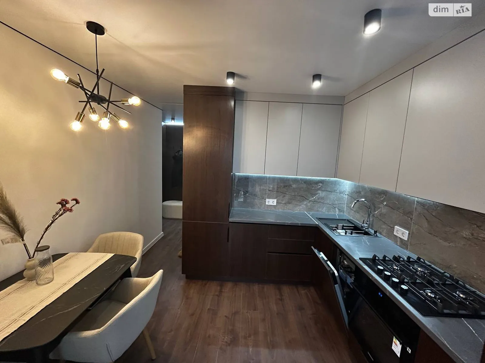 Продается 2-комнатная квартира 52.3 кв. м в Ивано-Франковске, ул. Крайковского, 3 - фото 1