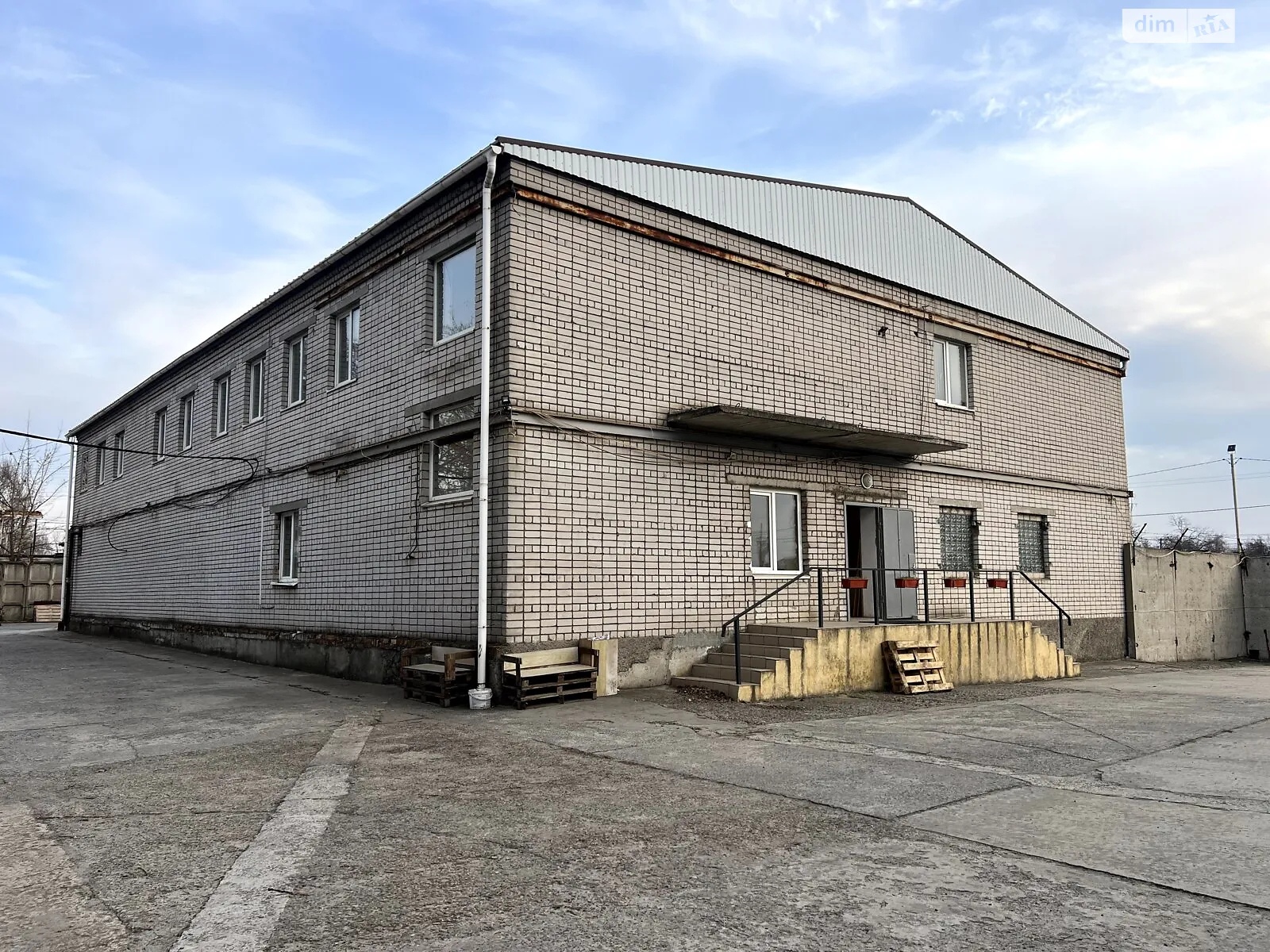 Продается объект сферы услуг 955.9 кв. м в 2-этажном здании, цена: 320000 $ - фото 1