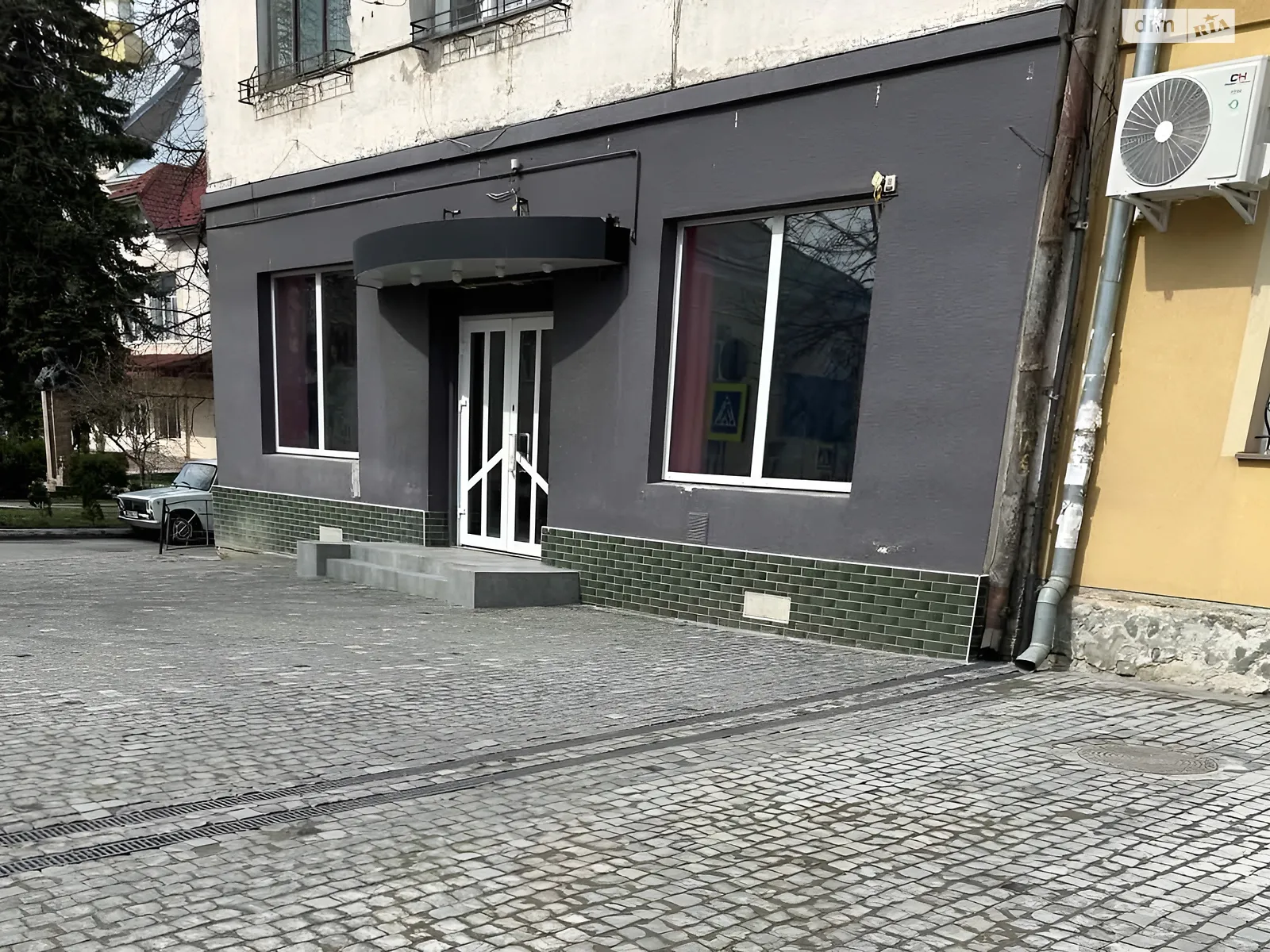 Сдается в аренду помещения свободного назначения 98.5 кв. м в 2-этажном здании, цена: 40000 грн - фото 1