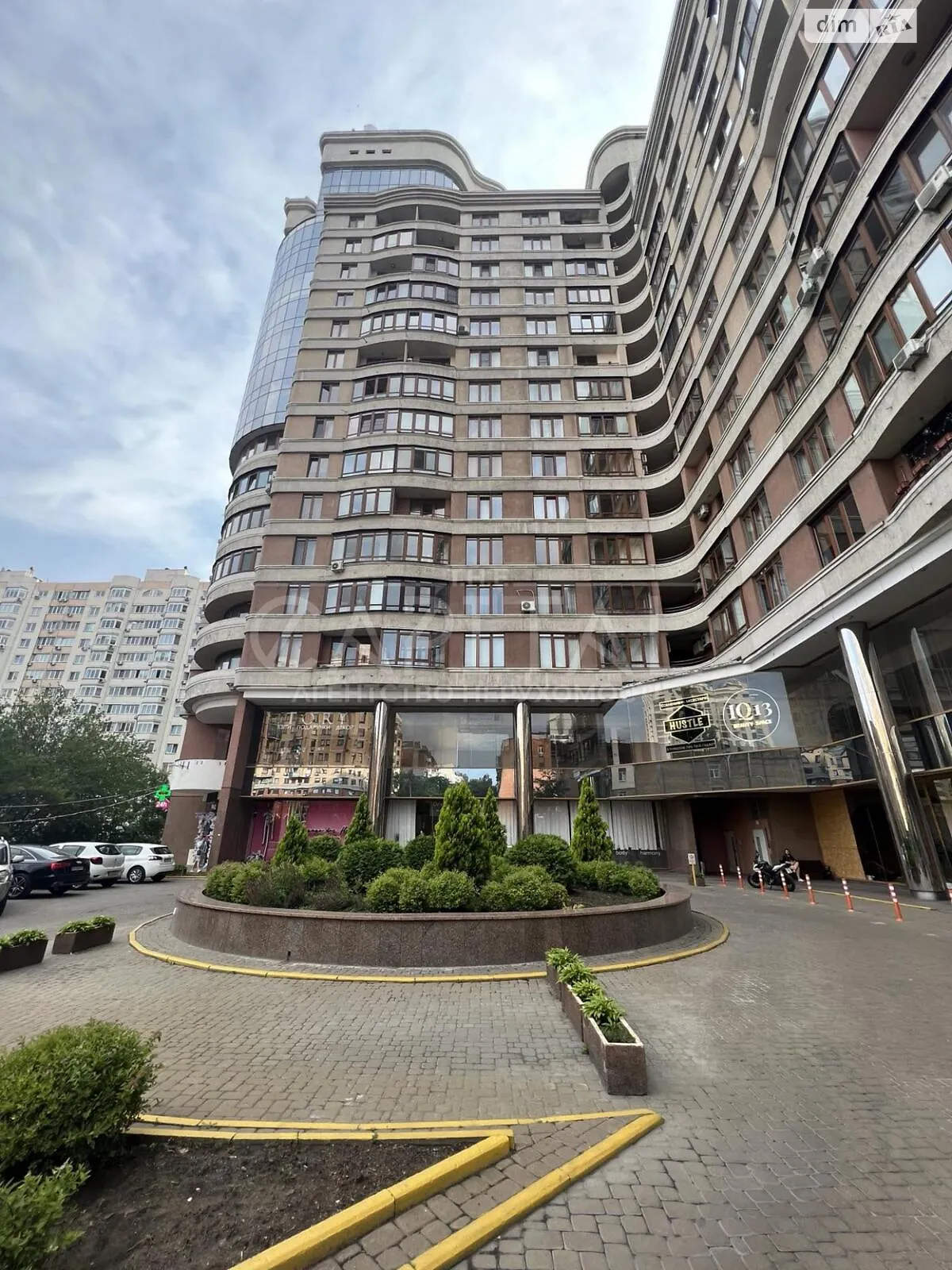 Продается офис 123 кв. м в бизнес-центре, цена: 210000 $ - фото 1