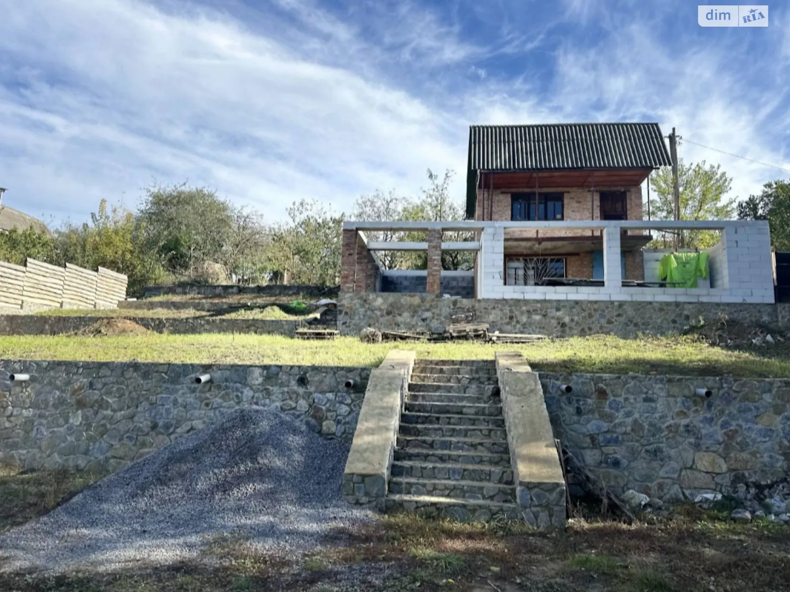Продается дом на 2 этажа 120 кв. м с бассейном, цена: 21000 $ - фото 1