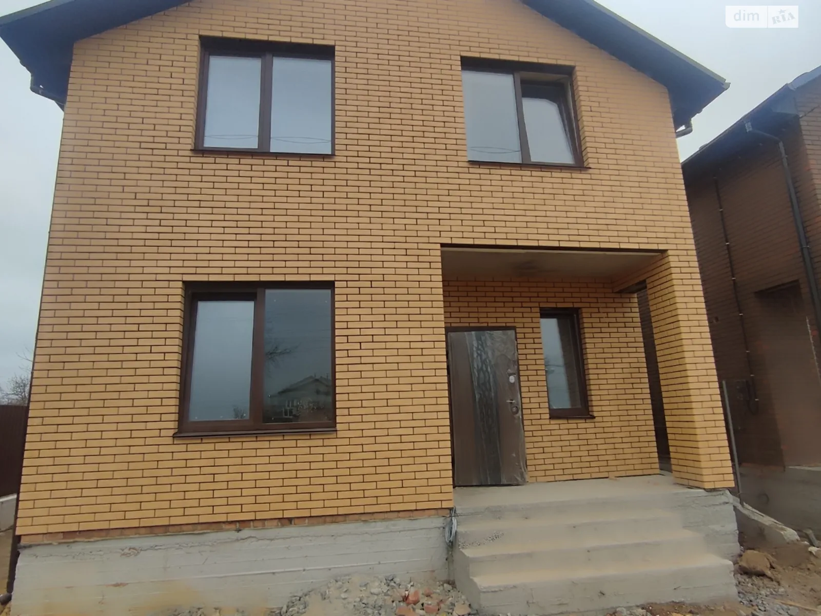 Продается дом на 2 этажа 125 кв. м с гаражом, цена: 107000 $ - фото 1