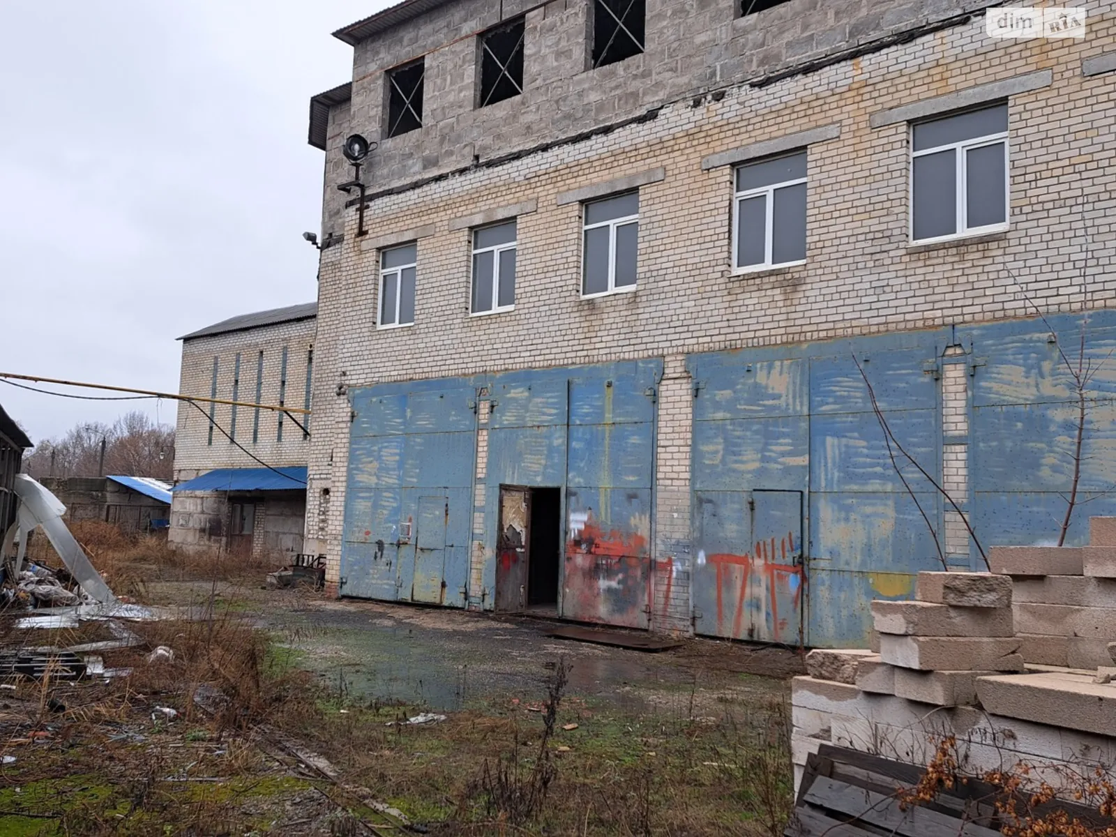 Здається в оренду об'єкт сфери послуг 958 кв. м в 3-поверховій будівлі, цена: 30000 грн - фото 1