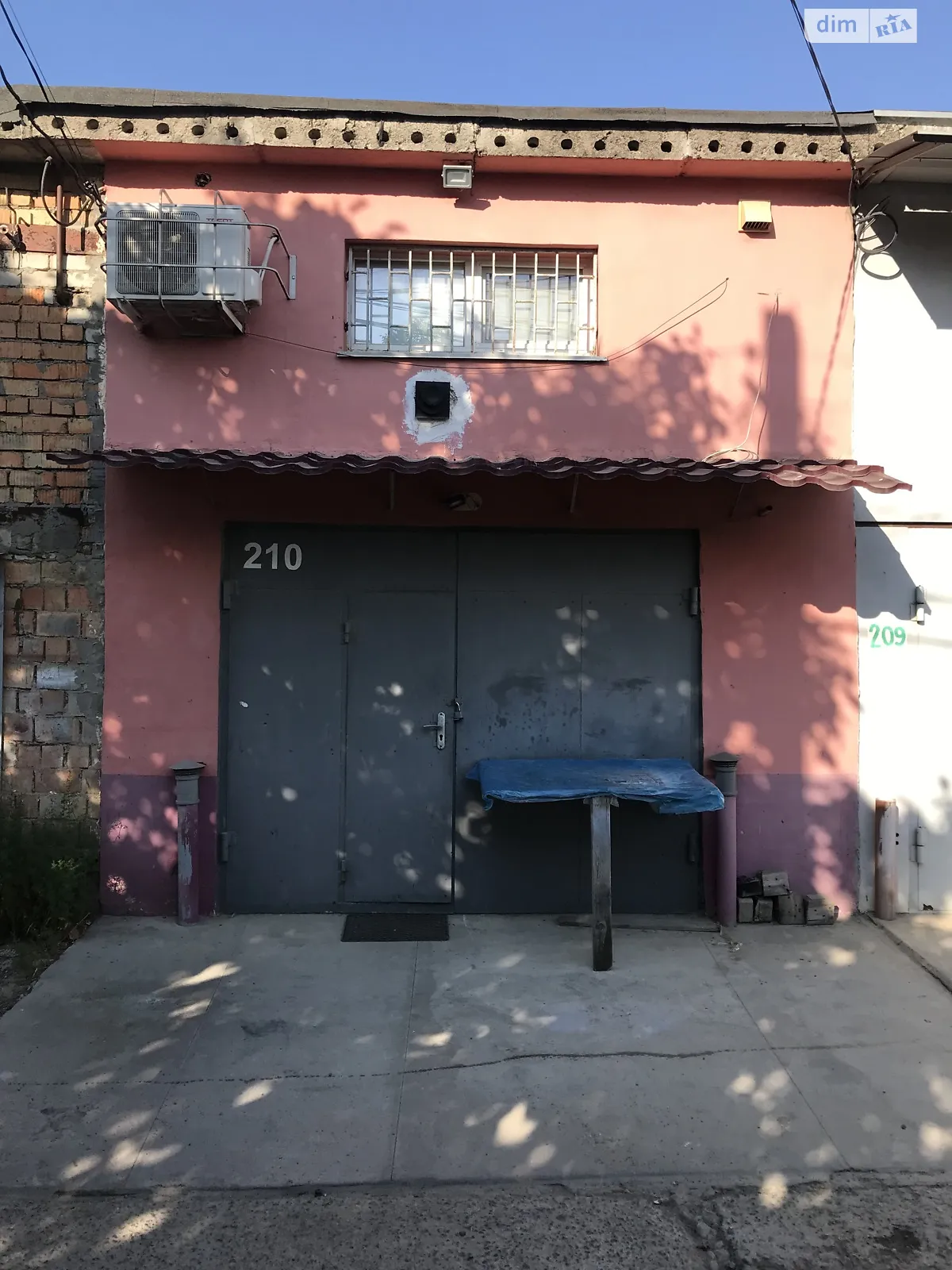 Продается отдельно стоящий гараж под легковое авто на 60 кв. м, цена: 16200 $ - фото 1