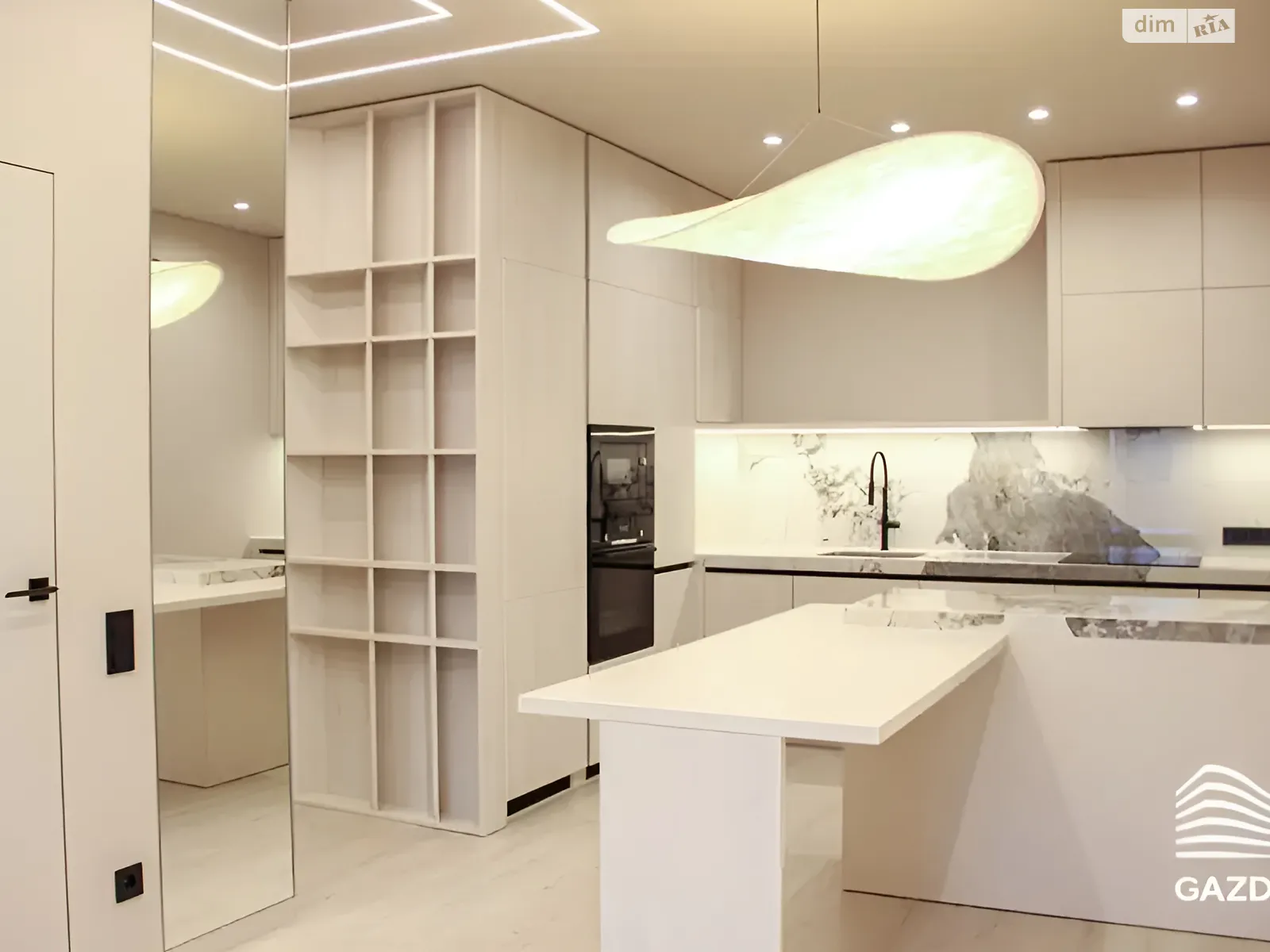 Продается 2-комнатная квартира 61.5 кв. м в Ужгороде, цена: 215250 $ - фото 1