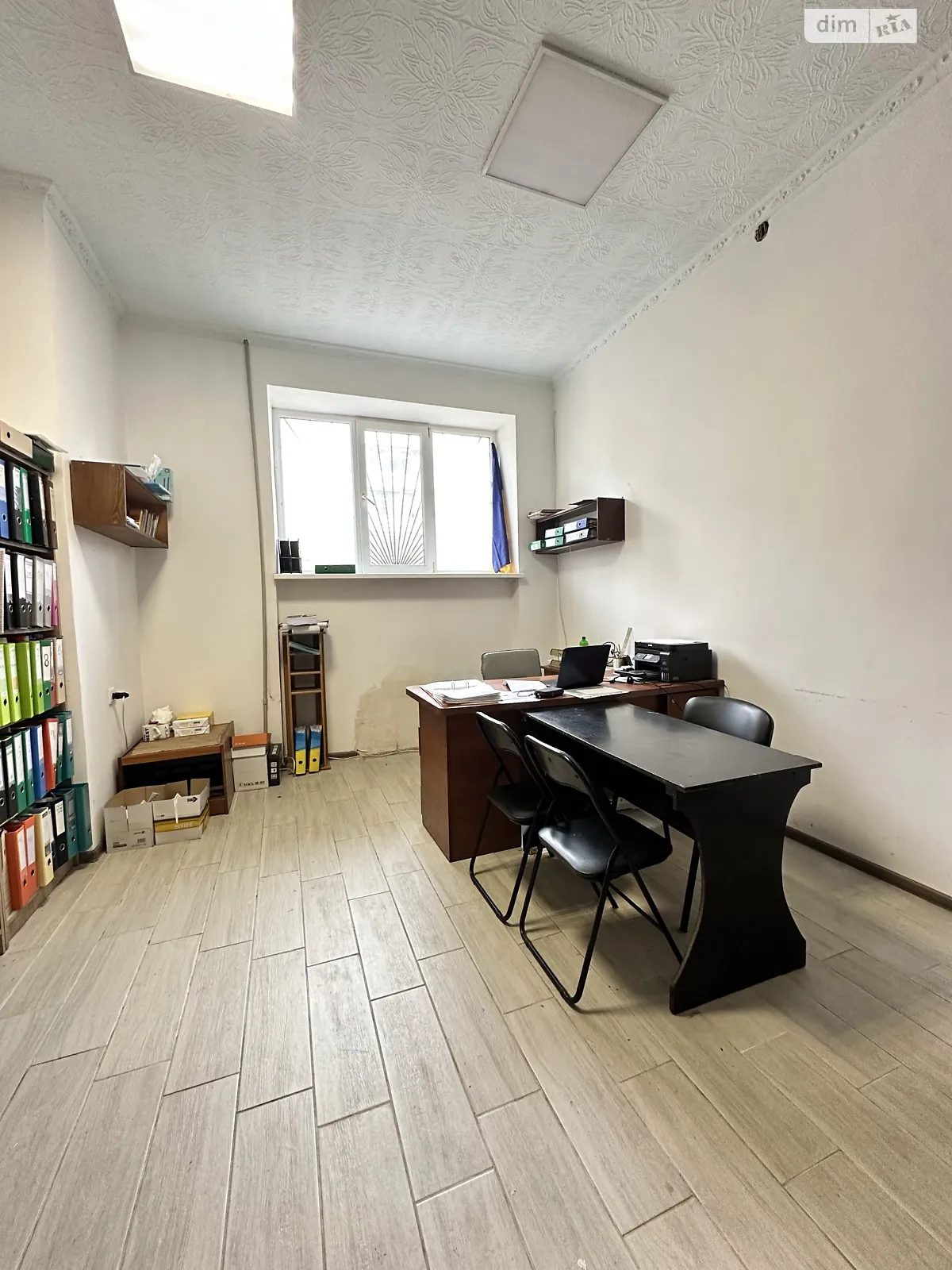Продається офіс 40 кв. м в бізнес-центрі, цена: 21500 $ - фото 1
