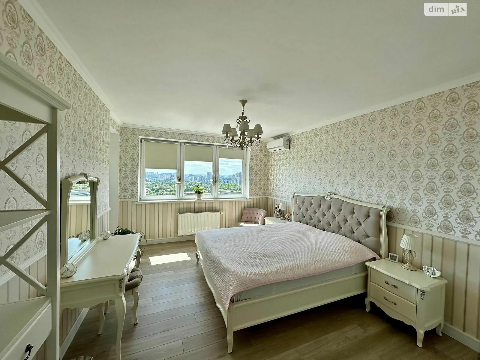 Продается 4-комнатная квартира 123 кв. м в Киеве, просп. Воскресенский(Перова), 10А - фото 1