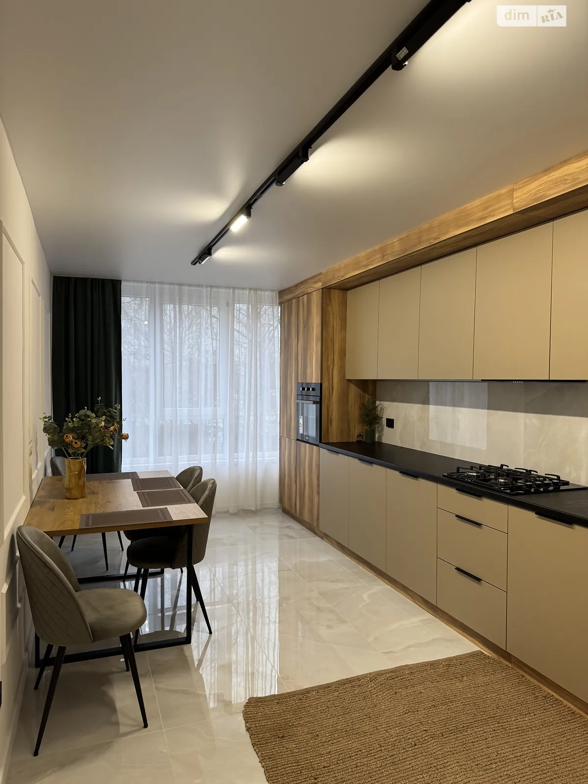 3-комнатная квартира 91 кв. м в Тернополе, ул. Черновецкая, 64А - фото 1