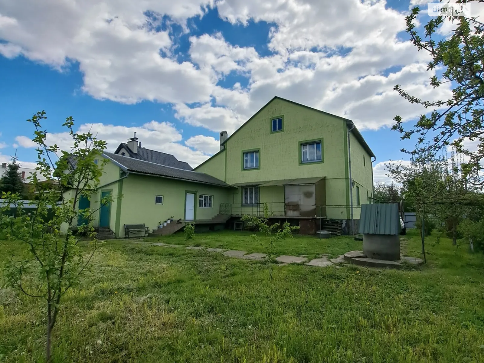 Продается дом на 2 этажа 330 кв. м с камином, цена: 175000 $ - фото 1