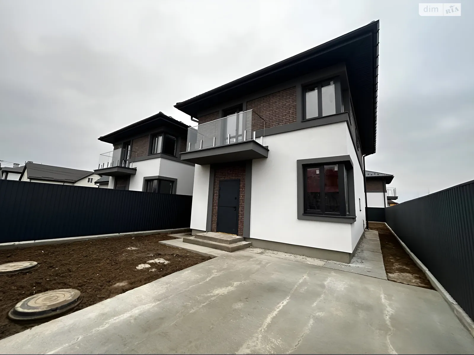 Продается дом на 2 этажа 120 кв. м с участком, цена: 105000 $ - фото 1