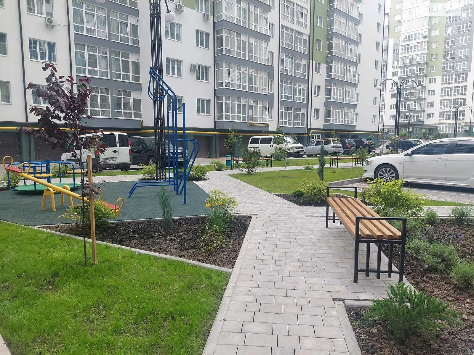 Продается 1-комнатная квартира 41.3 кв. м в Ивано-Франковске, ул. Высочана Семена - фото 1