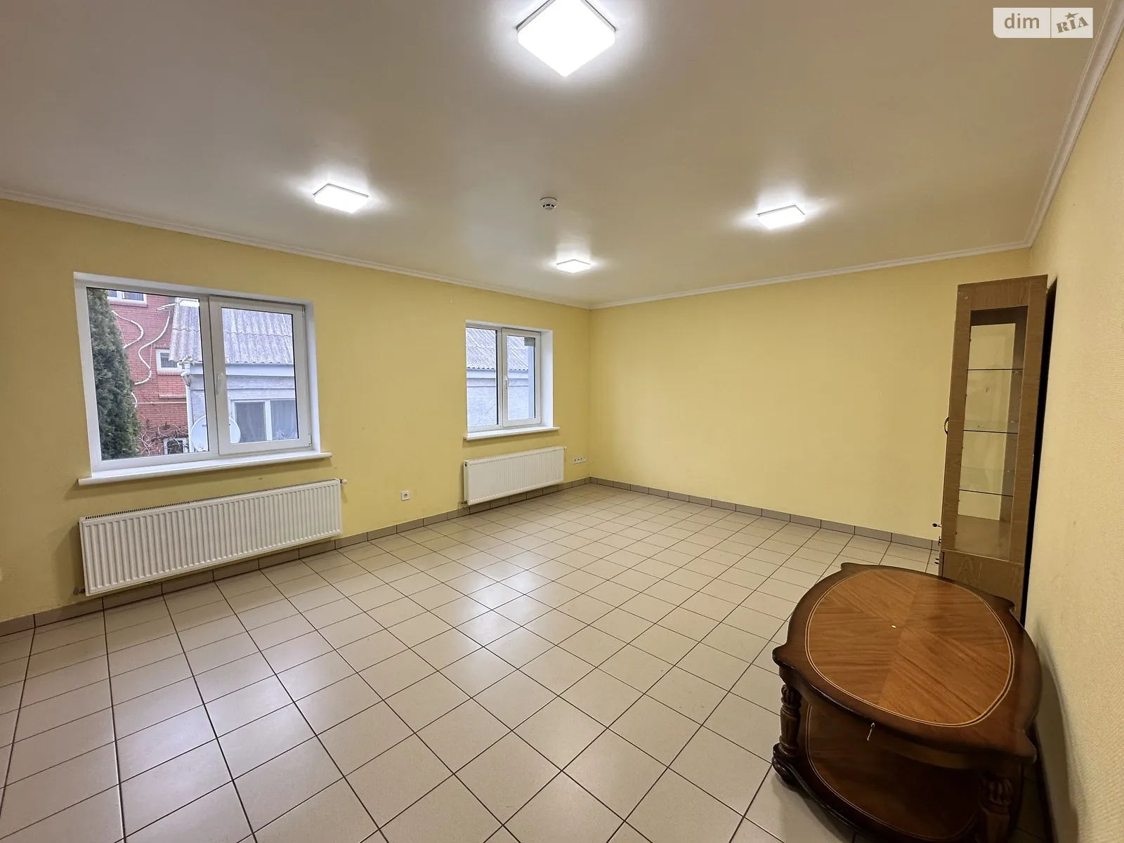 Сдается в аренду офис 28 кв. м в бизнес-центре, цена: 6000 грн - фото 1