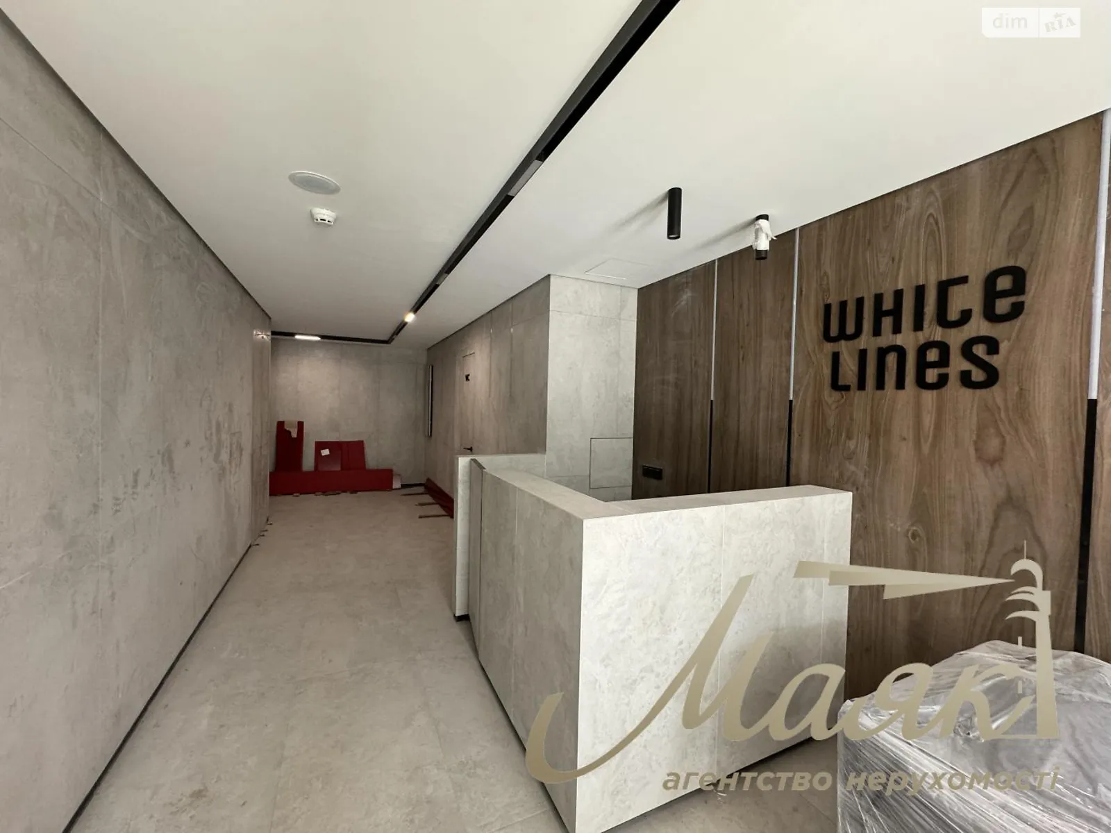Продается офис 35 кв. м в бизнес-центре, цена: 104000 $ - фото 1